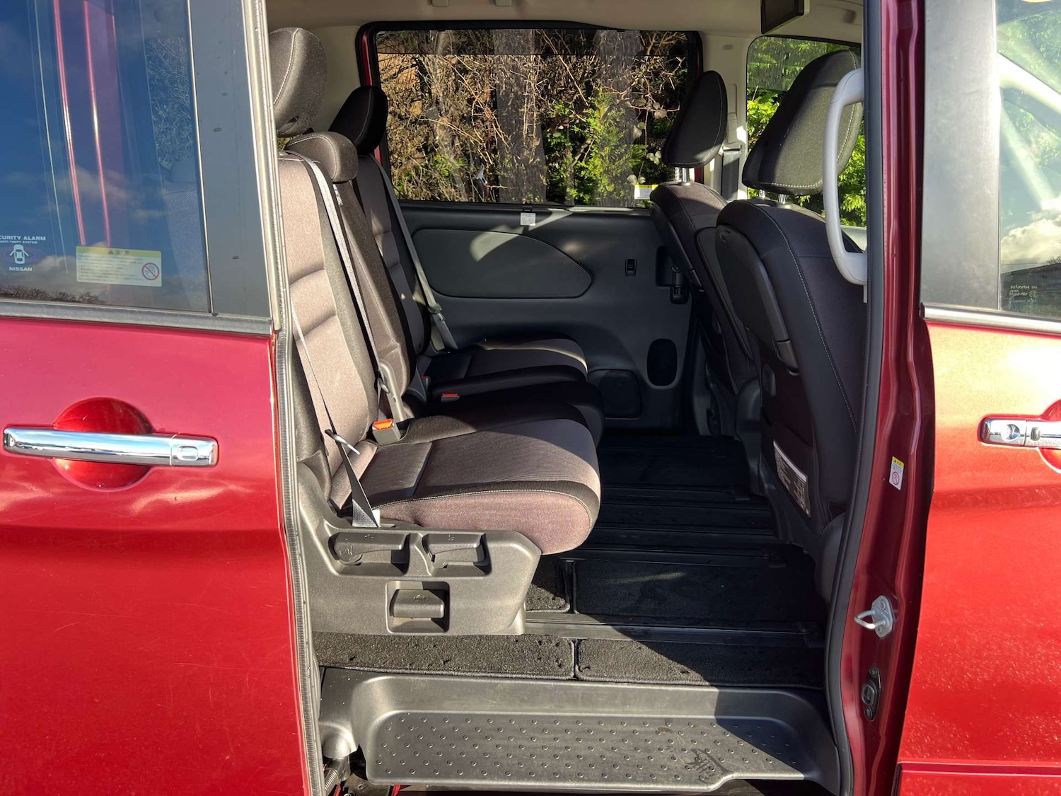 Used Nissan Serena 2017 for sale - 76983897: Photo 20