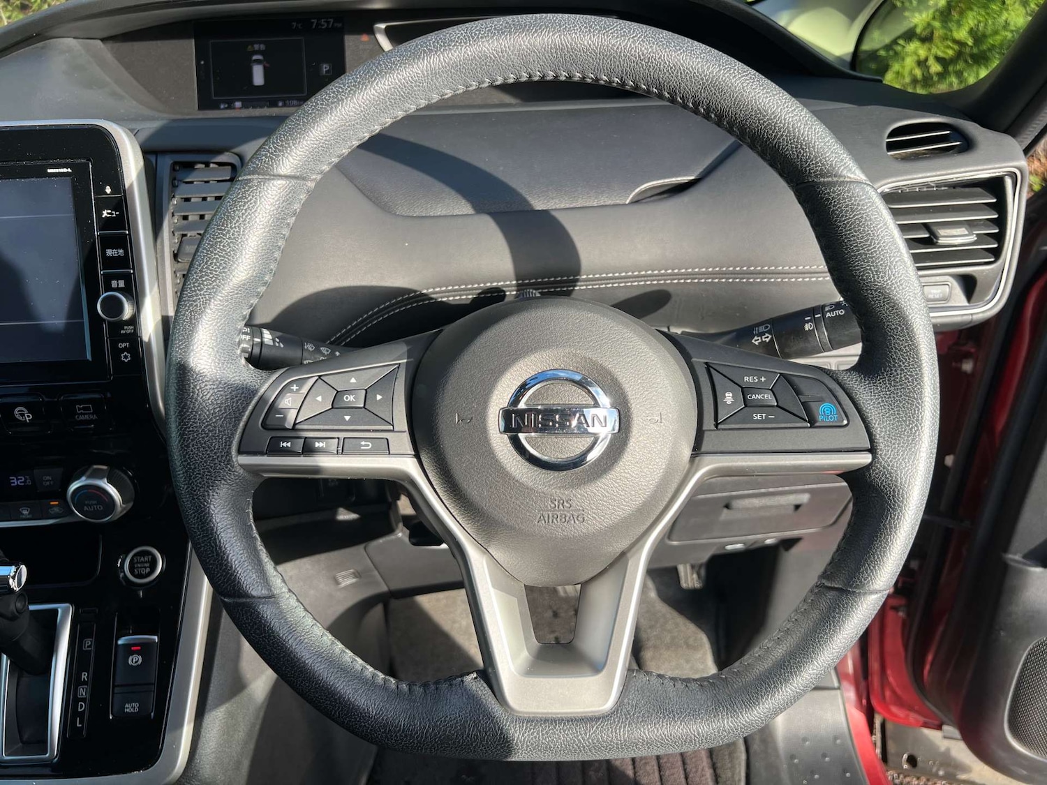 Used Nissan Serena 2017 for sale - 76983897: Photo 25