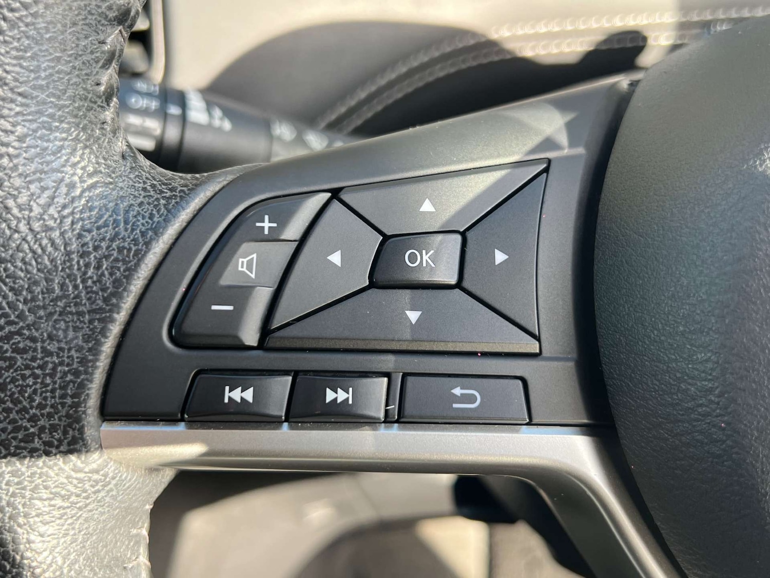 Used Nissan Serena 2017 for sale - 76983897: Photo 26