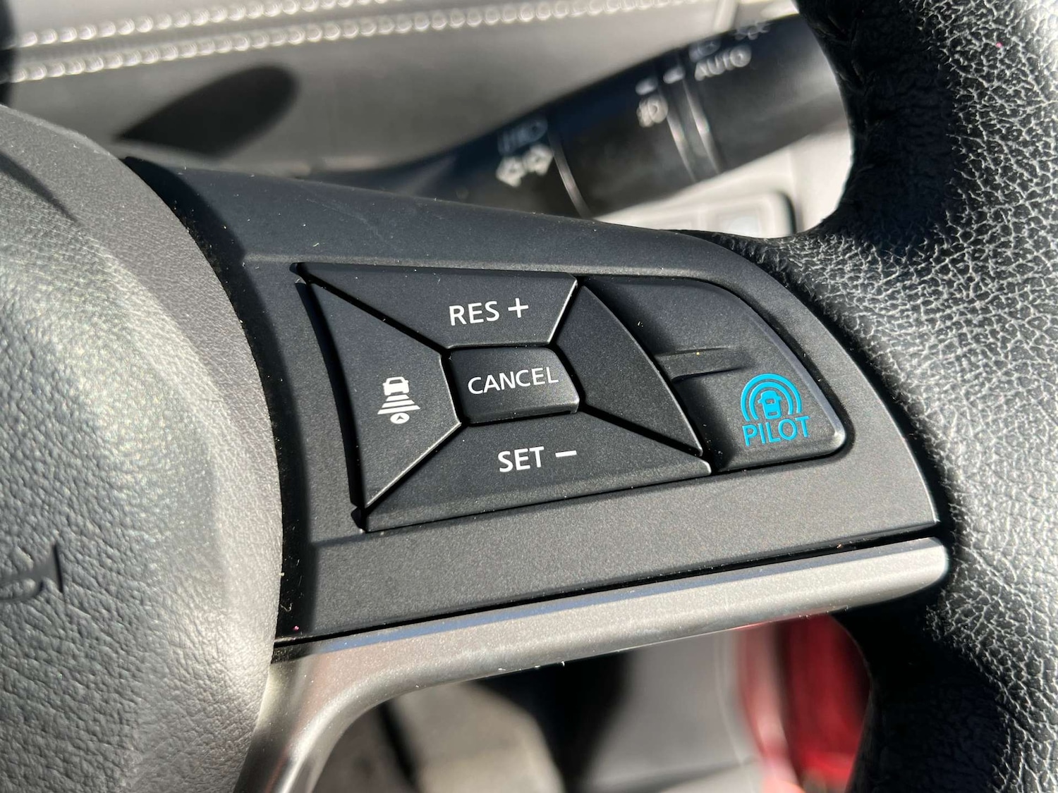 Used Nissan Serena 2017 for sale - 76983897: Photo 27