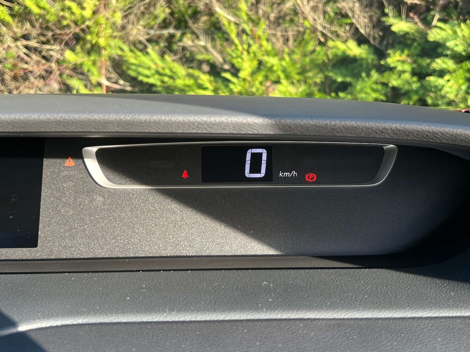 Used Nissan Serena 2017 for sale - 76983897: Photo 30