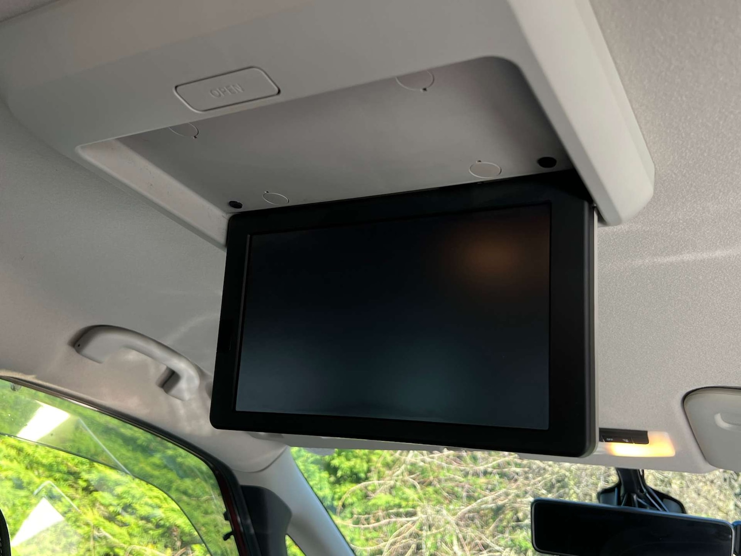 Used Nissan Serena 2017 for sale - 76983897: Photo 41