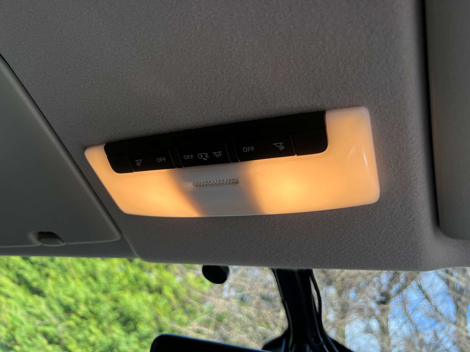 Used Nissan Serena 2017 for sale - 76983897: Photo 42