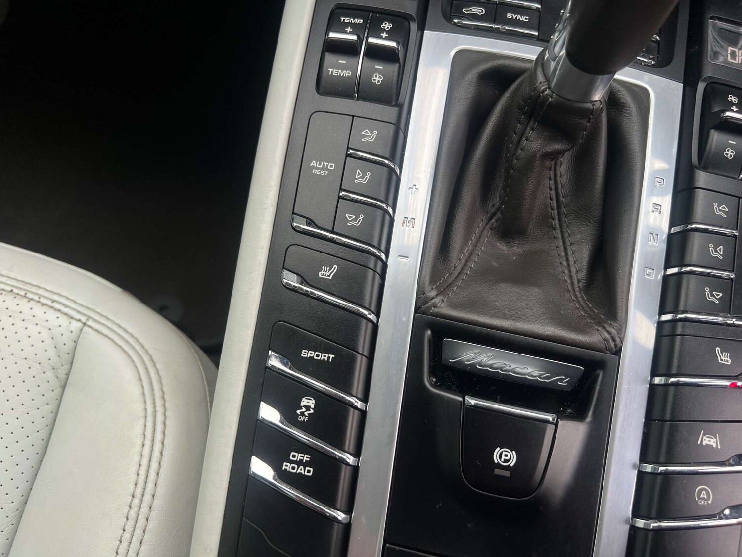 Used Porsche Macan 2019 for sale - 77915424: Photo 38