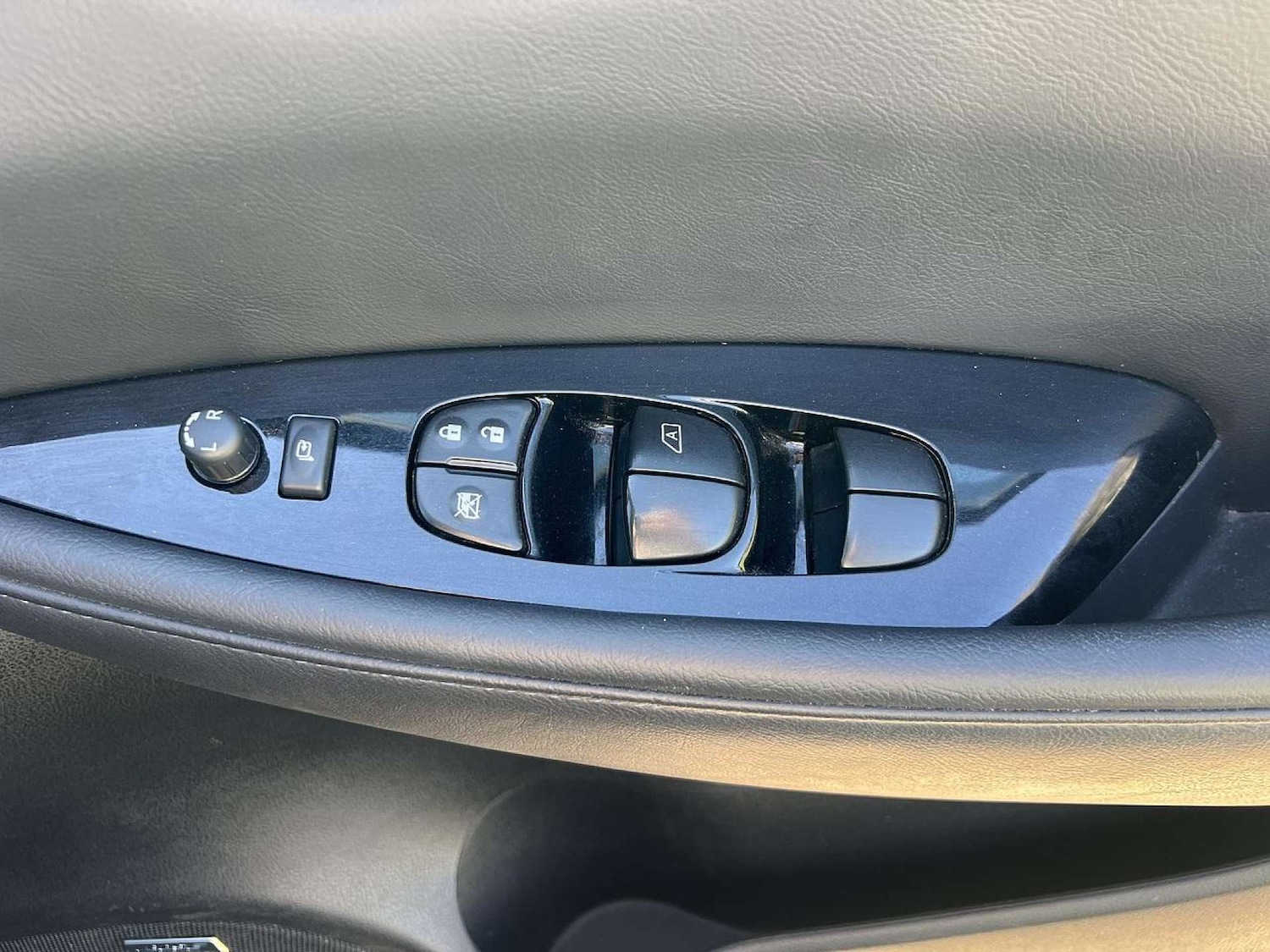 Used Nissan Leaf 2017 for sale - 76776890: Photo 14