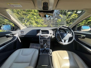 Used Volvo V60 2016 for sale - 79437437: Photo