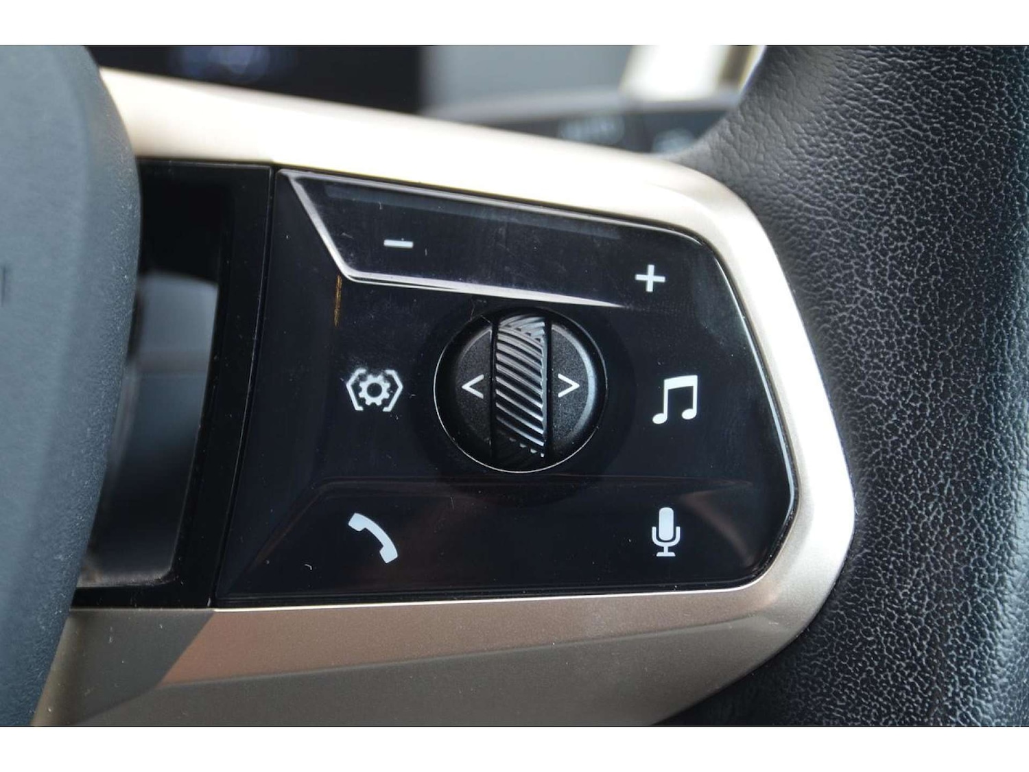 Used BMW iX 2022 for sale - 76776864: Photo 43