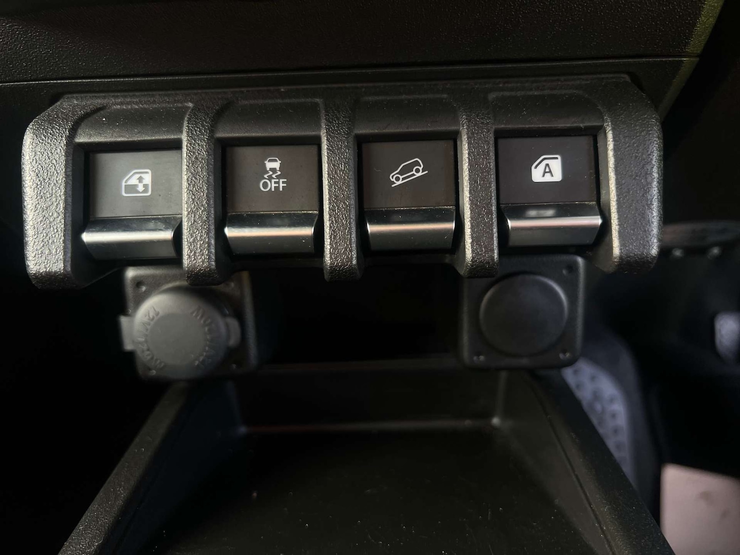 Used Suzuki Jimny 2022 for sale - 76959845: Photo 40