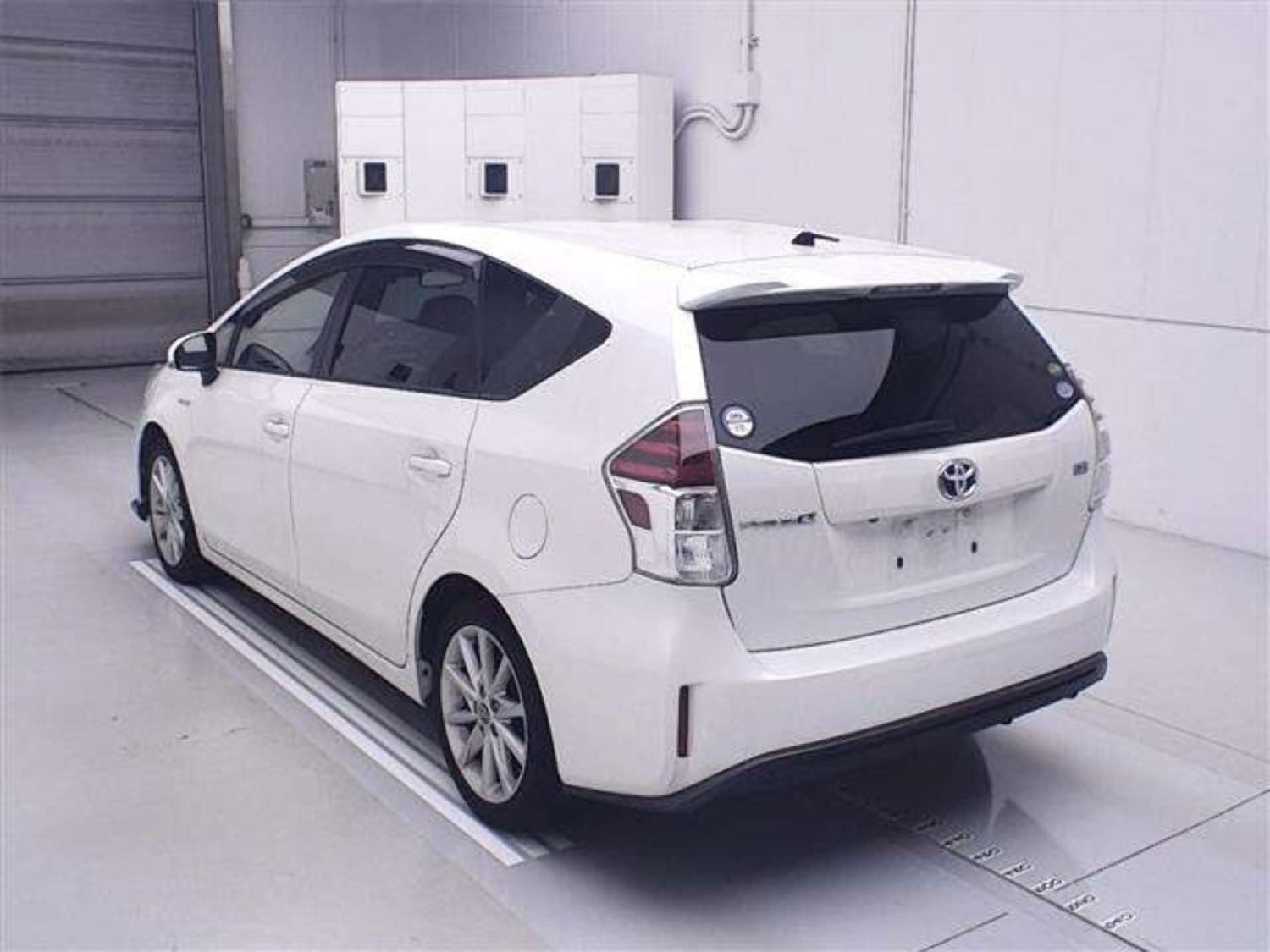 Used Toyota Prius 2015 for sale - 77469812: Photo 4