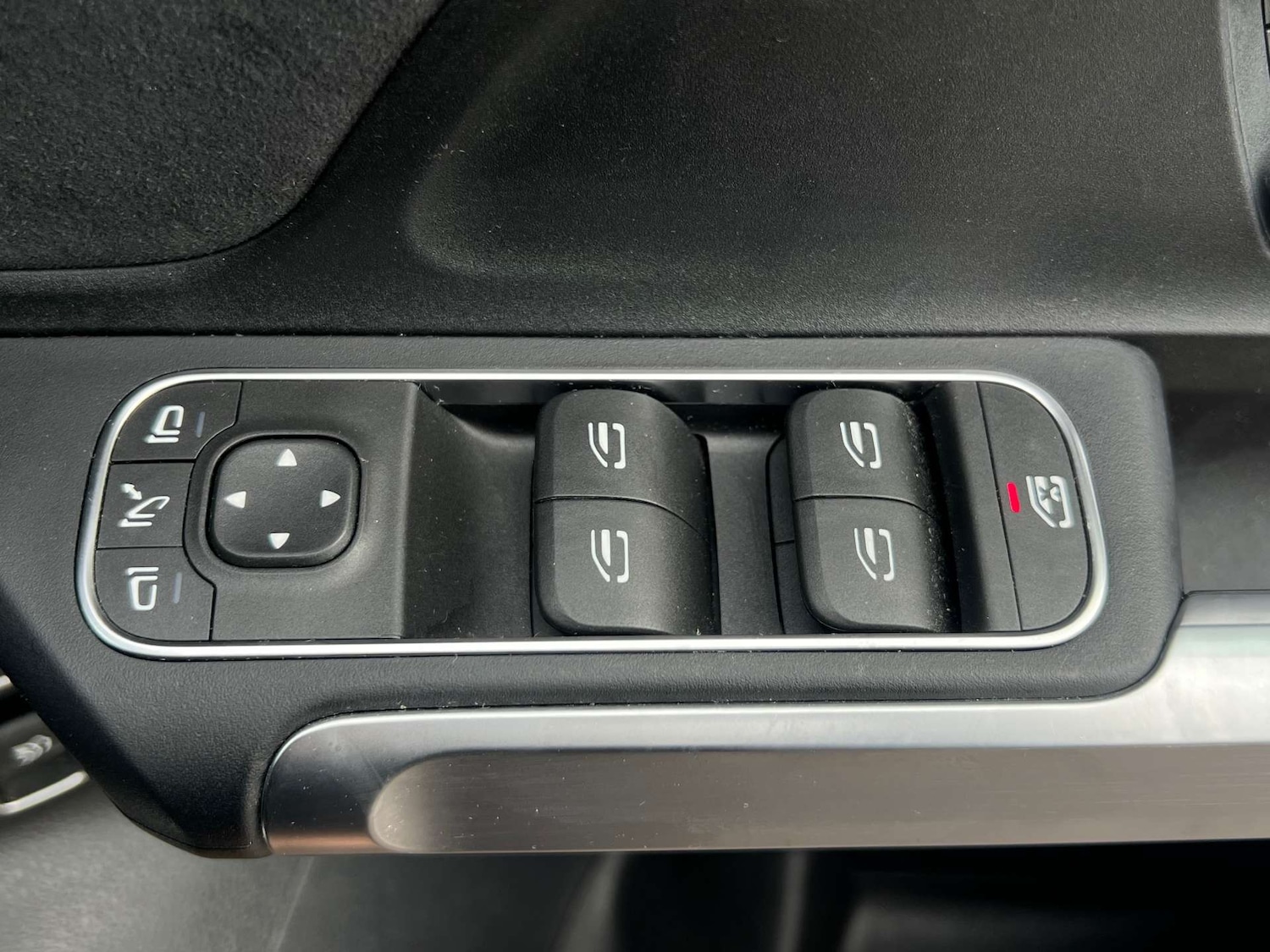 Used Mercedes-Benz EQB 2023 for sale - 76776994: Photo 17