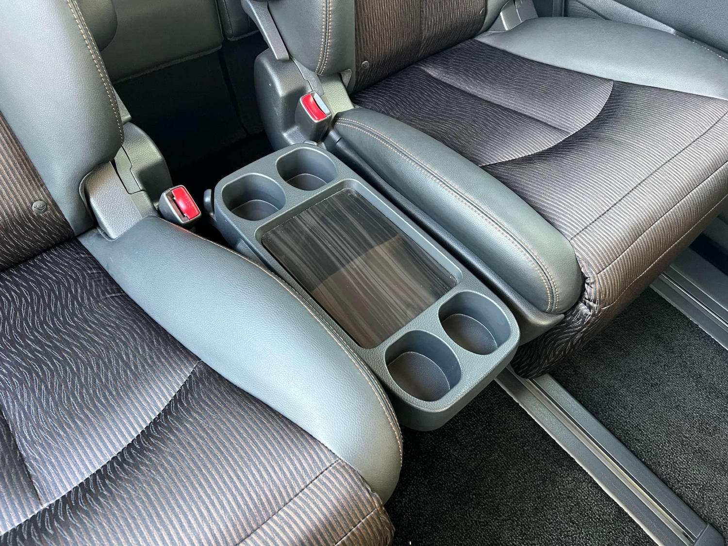 Used Nissan Elgrand 2017 for sale - 76959846: Photo 24