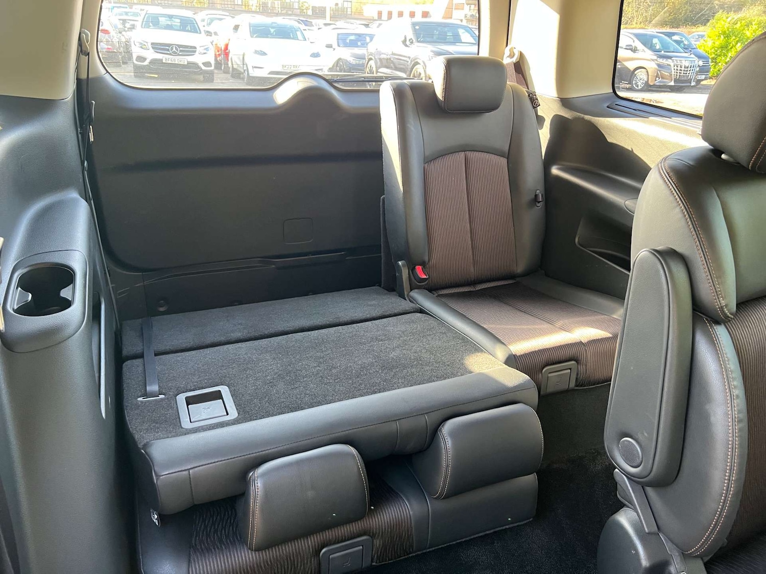 Used Nissan Elgrand 2017 for sale - 76959846: Photo 26