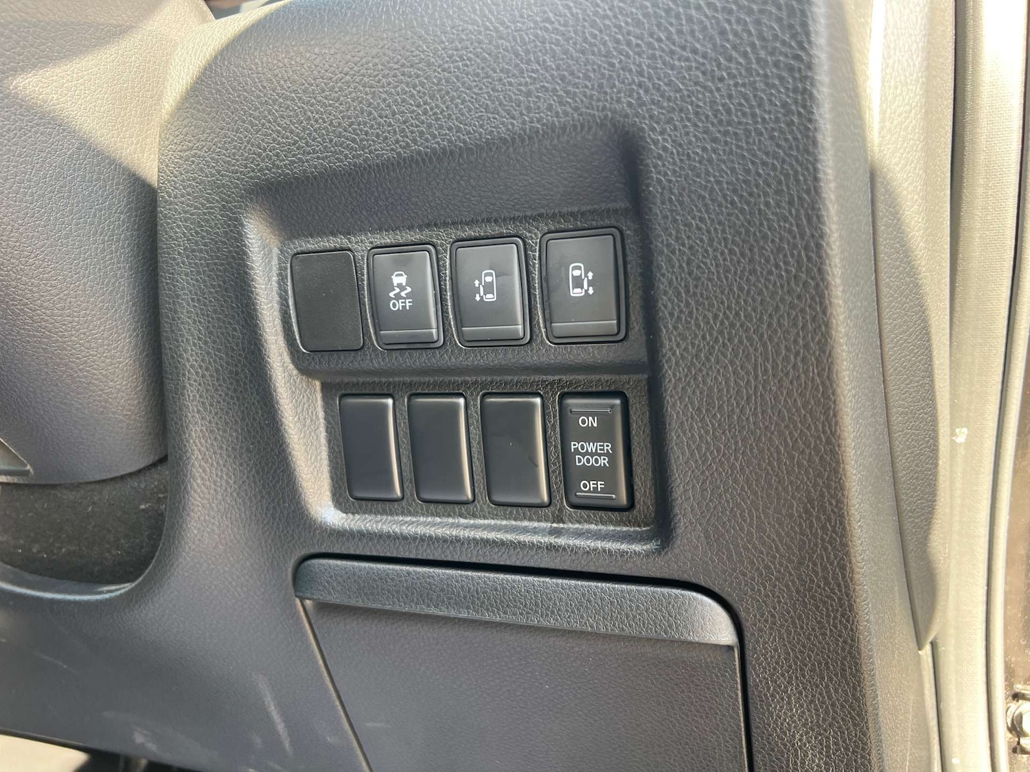 Used Nissan Elgrand 2017 for sale - 76959846: Photo 28