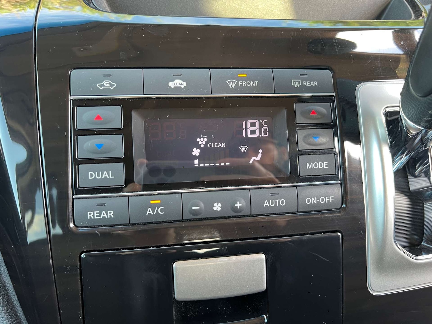 Used Nissan Elgrand 2017 for sale - 76959846: Photo 40