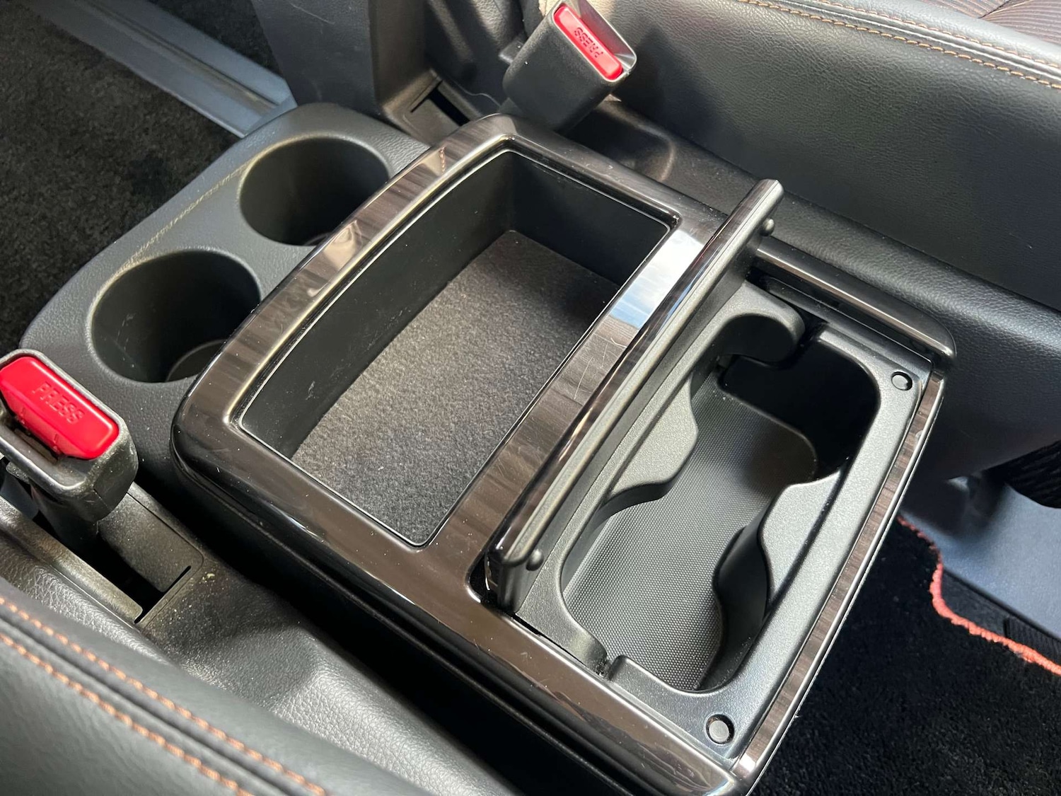 Used Nissan Elgrand 2017 for sale - 76959846: Photo 44