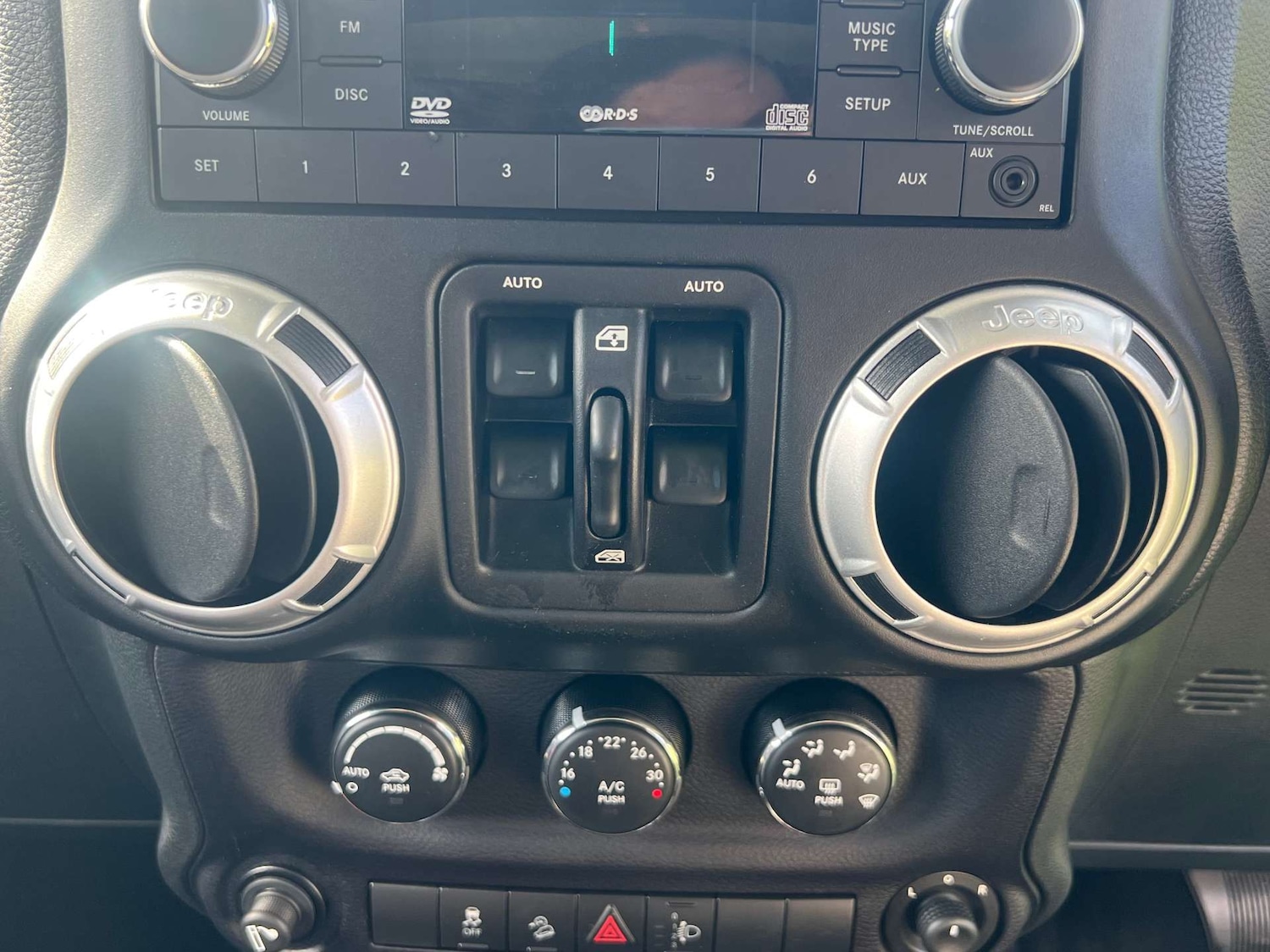 Used Jeep Wrangler 2015 for sale - 76776997: Photo 46