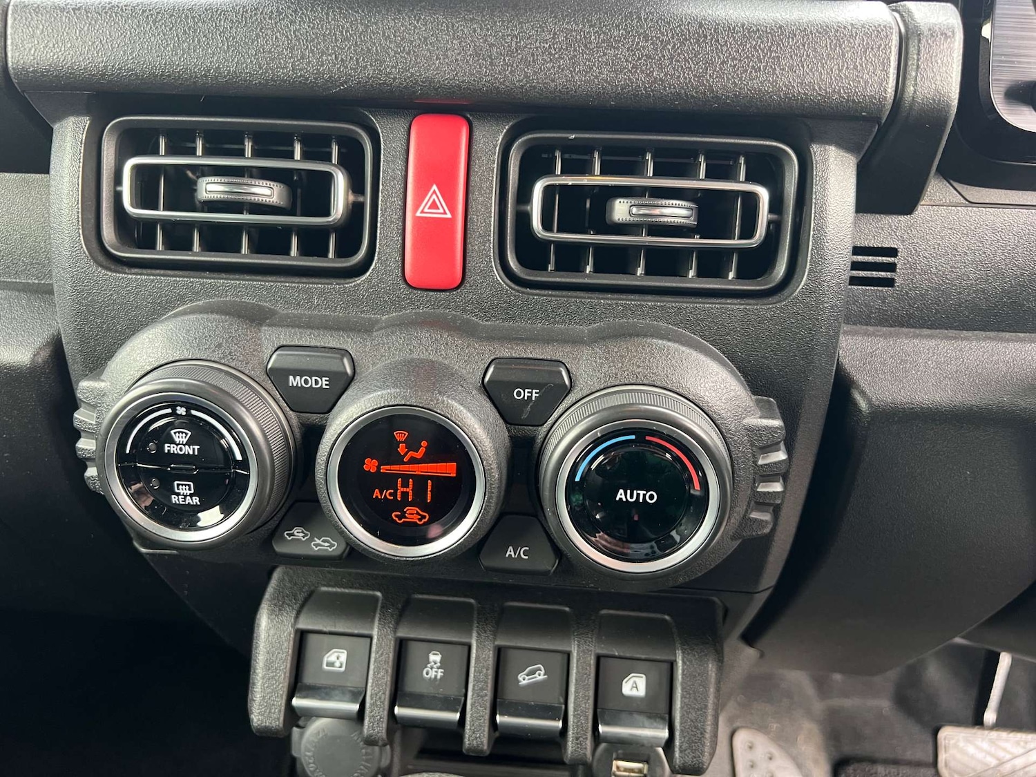 Used Suzuki Jimny 2019 for sale - 76959832: Photo 24