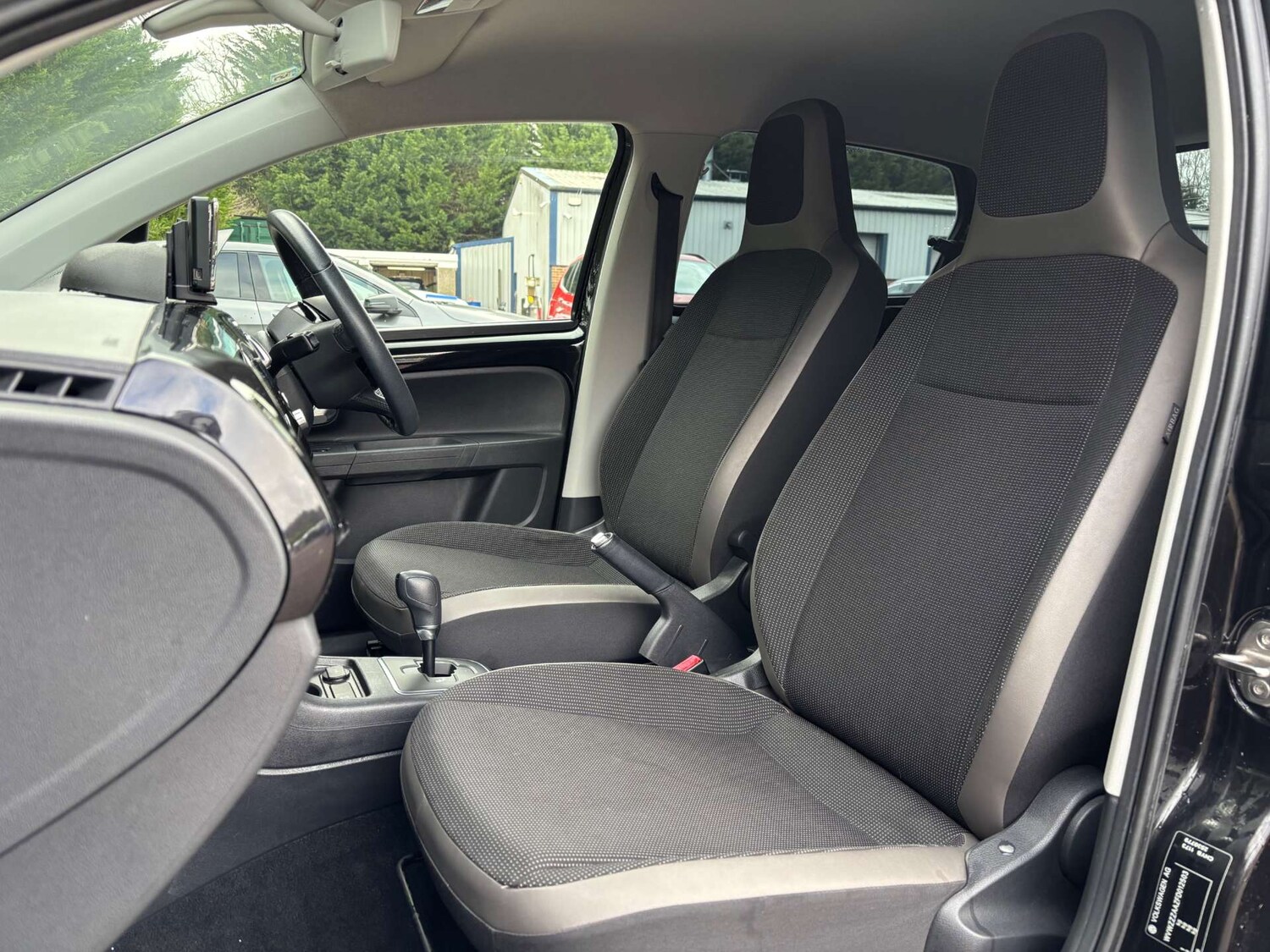 Used Volkswagen up! 2015 for sale - 77364249: Photo 21