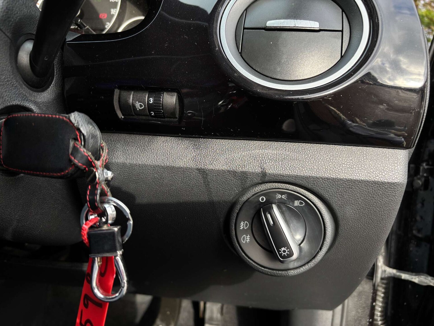 Used Volkswagen up! 2015 for sale - 77364249: Photo 22