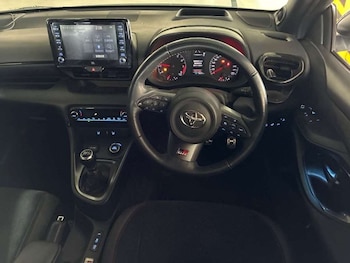 Used Toyota Yaris 2021 for sale - 79437453: Photo