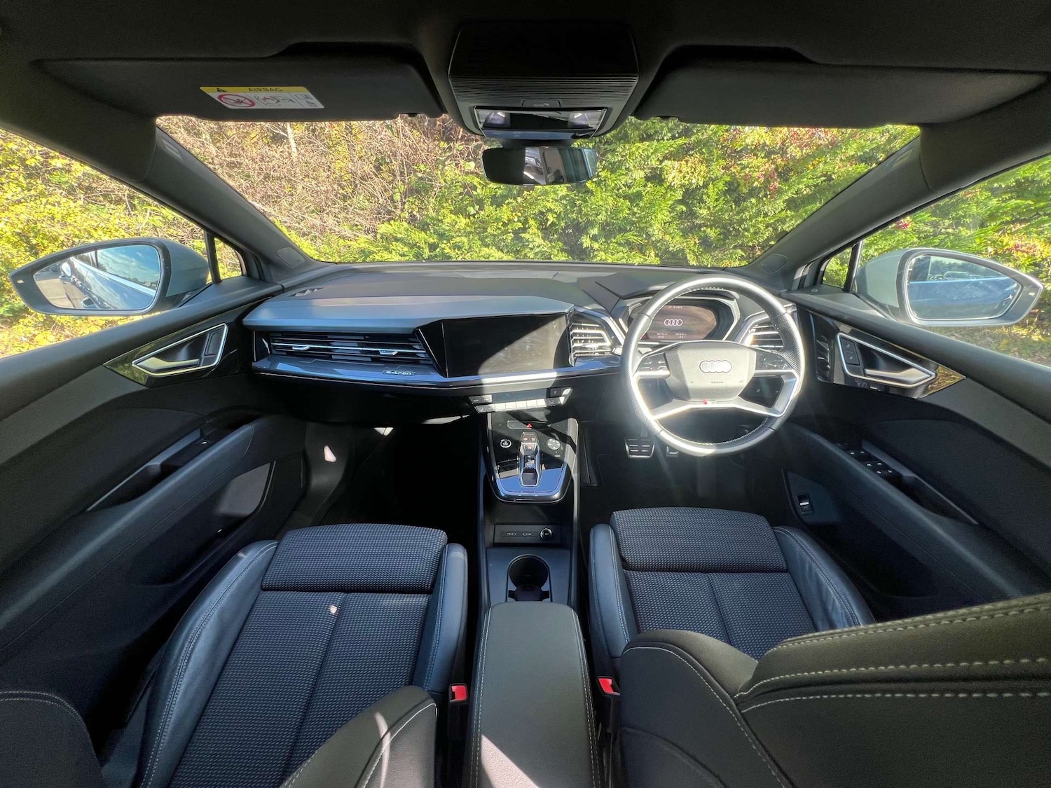 Used Audi Q4 e-tron 2022 for sale - 76776833: Photo 2