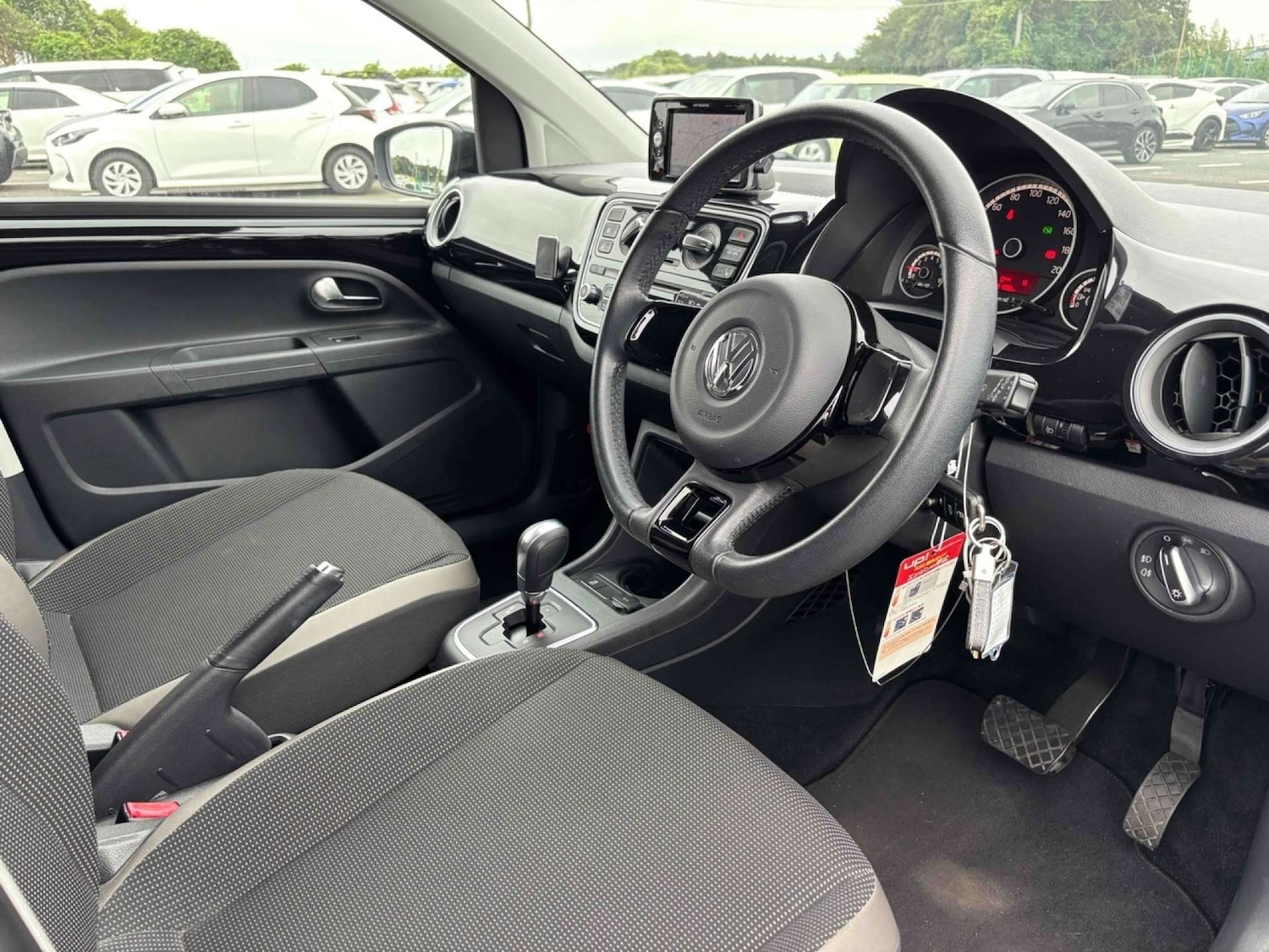 Used Volkswagen up! 2015 for sale - 77355535: Photo 5