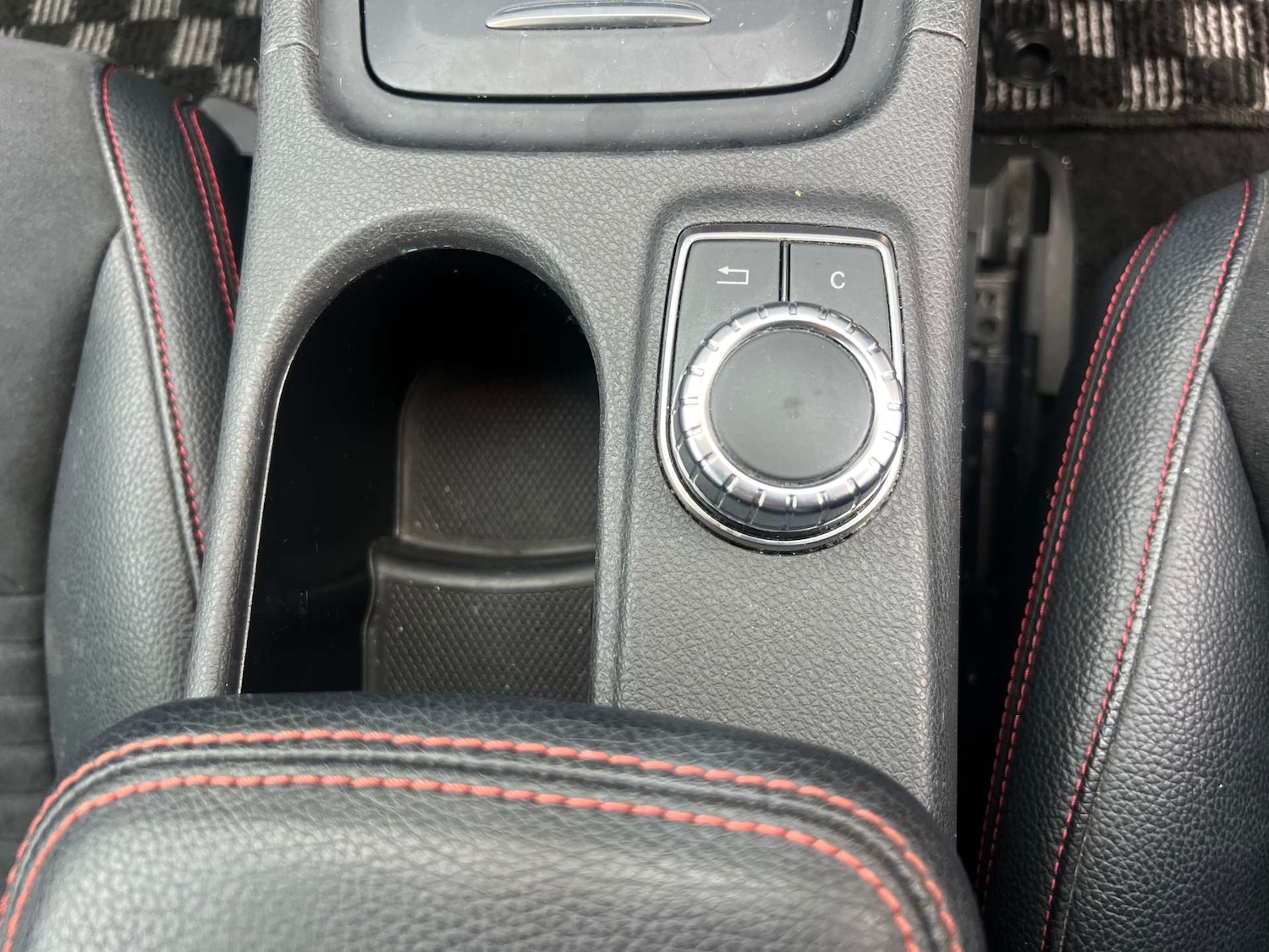 Used Mercedes-Benz A-Class 2014 for sale - 77544990: Photo 40