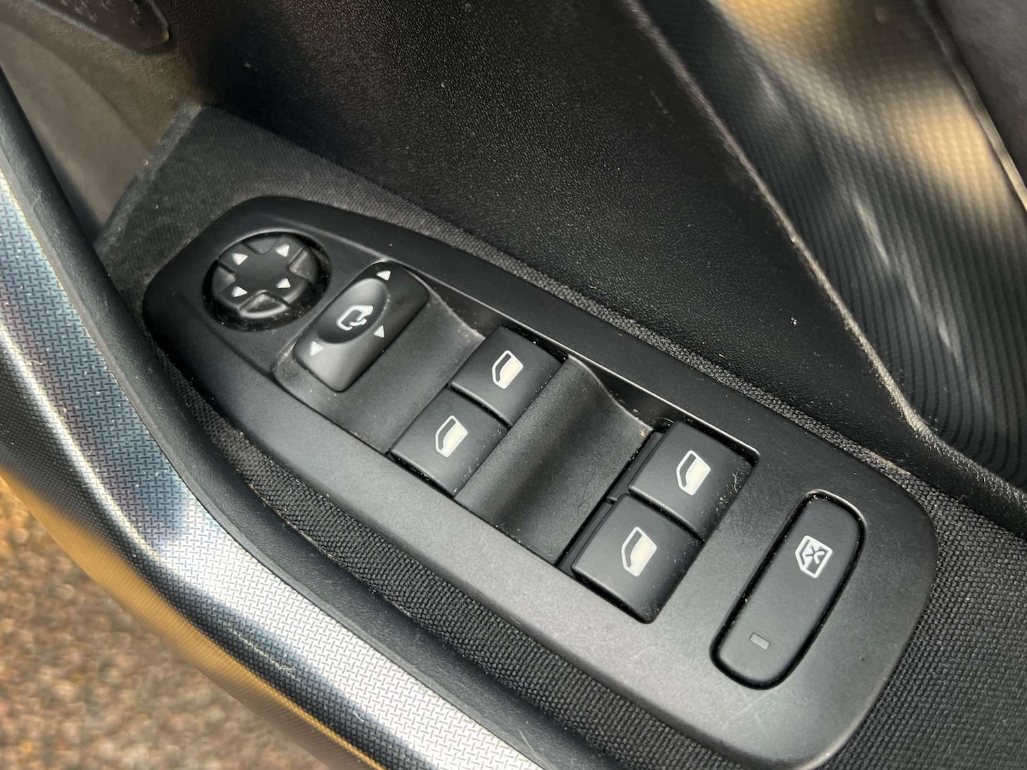 Used Peugeot 2008 2017 for sale - 77129074: Photo 18