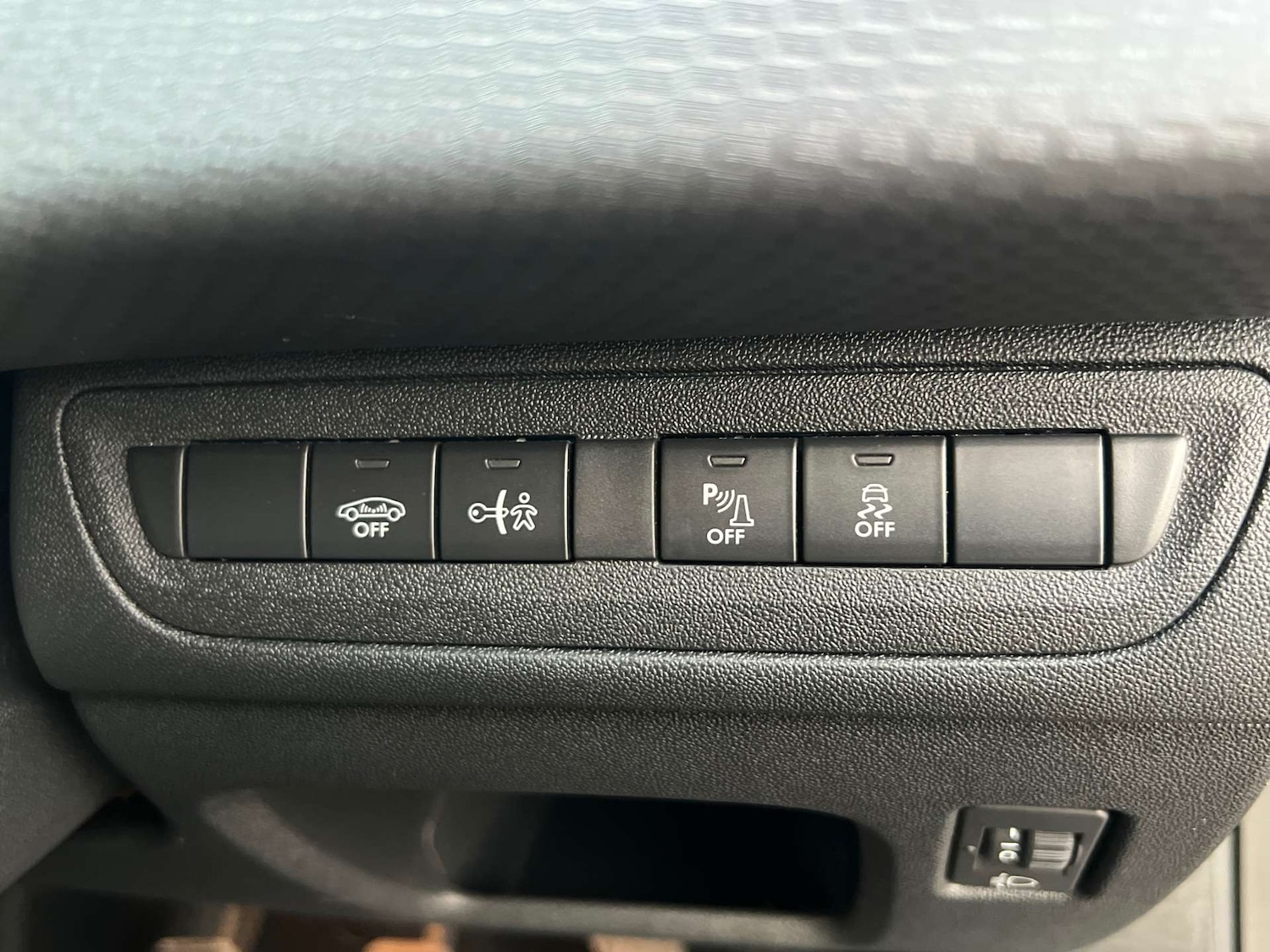 Used Peugeot 2008 2017 for sale - 77129074: Photo 24