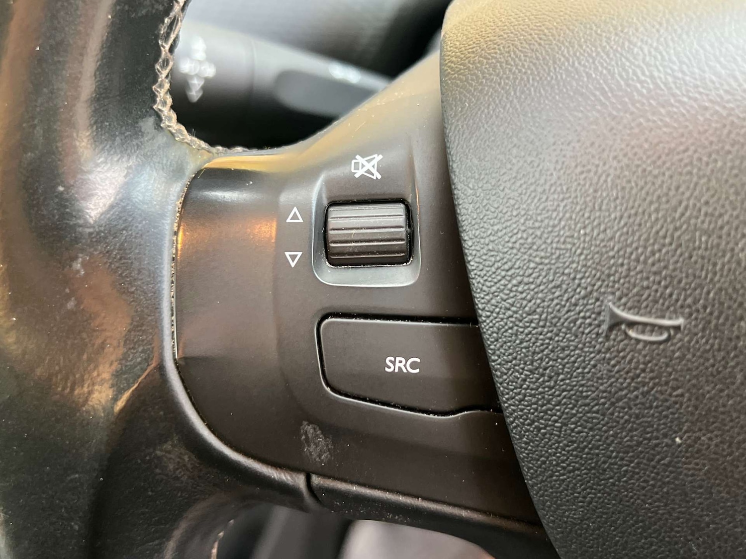 Used Peugeot 2008 2017 for sale - 77129074: Photo 28