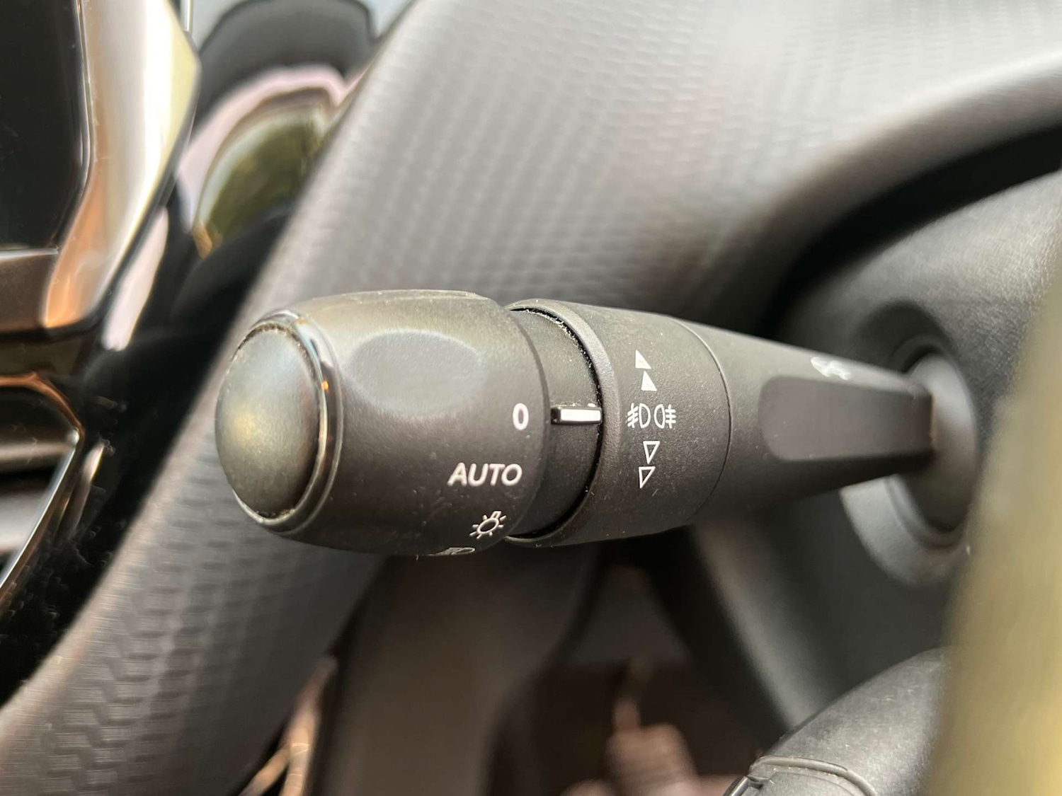 Used Peugeot 2008 2017 for sale - 77129074: Photo 30