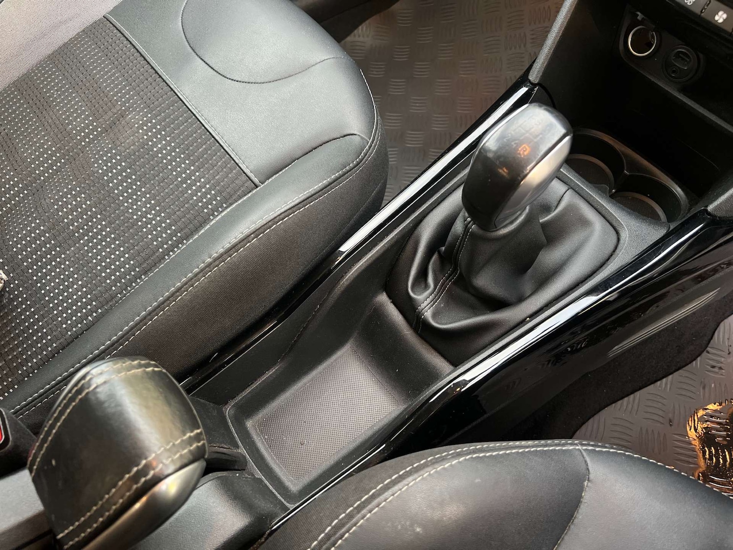 Used Peugeot 2008 2017 for sale - 77129074: Photo 39