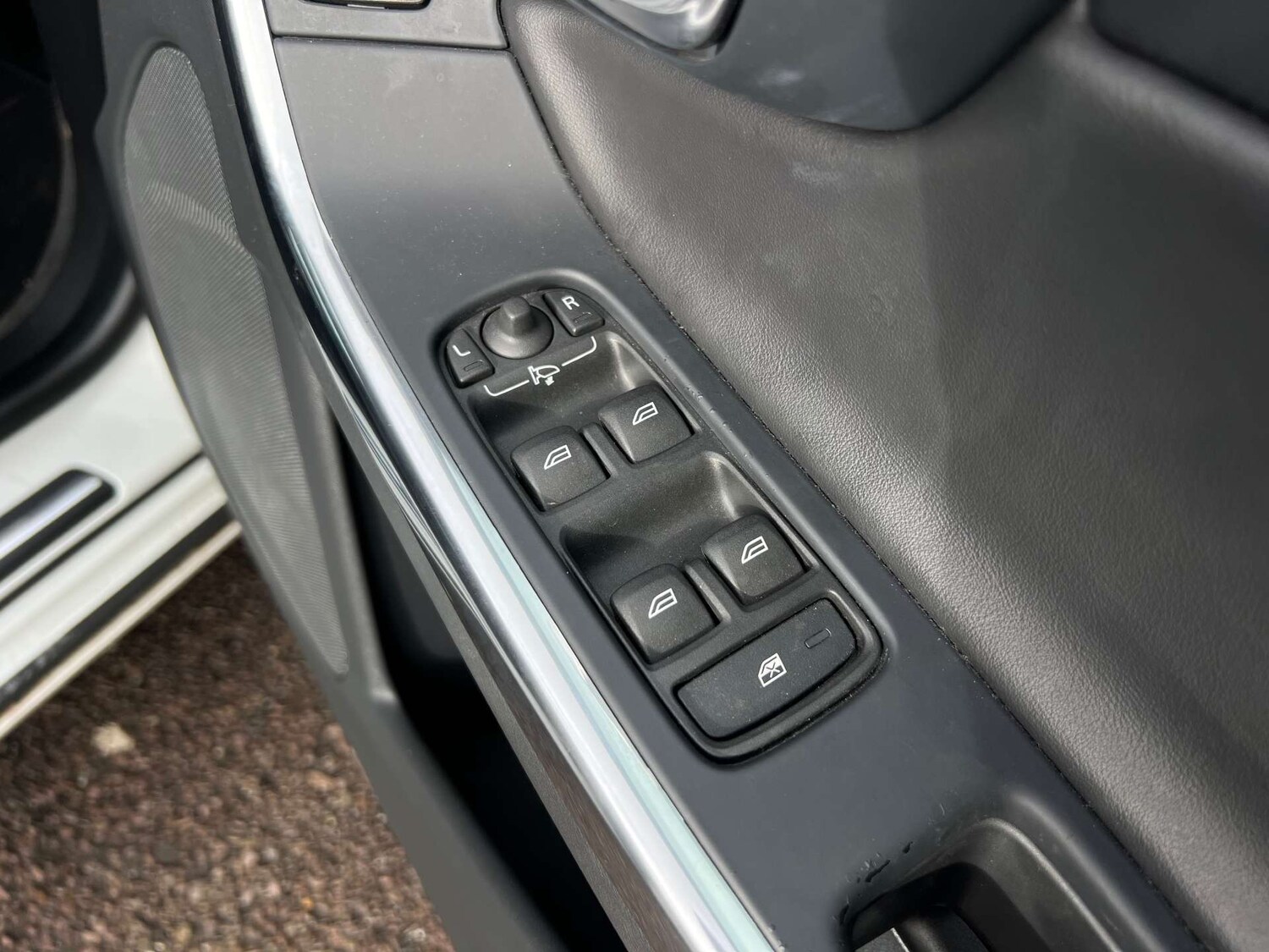 Used Volvo V60 2012 for sale - 77762328: Photo 14