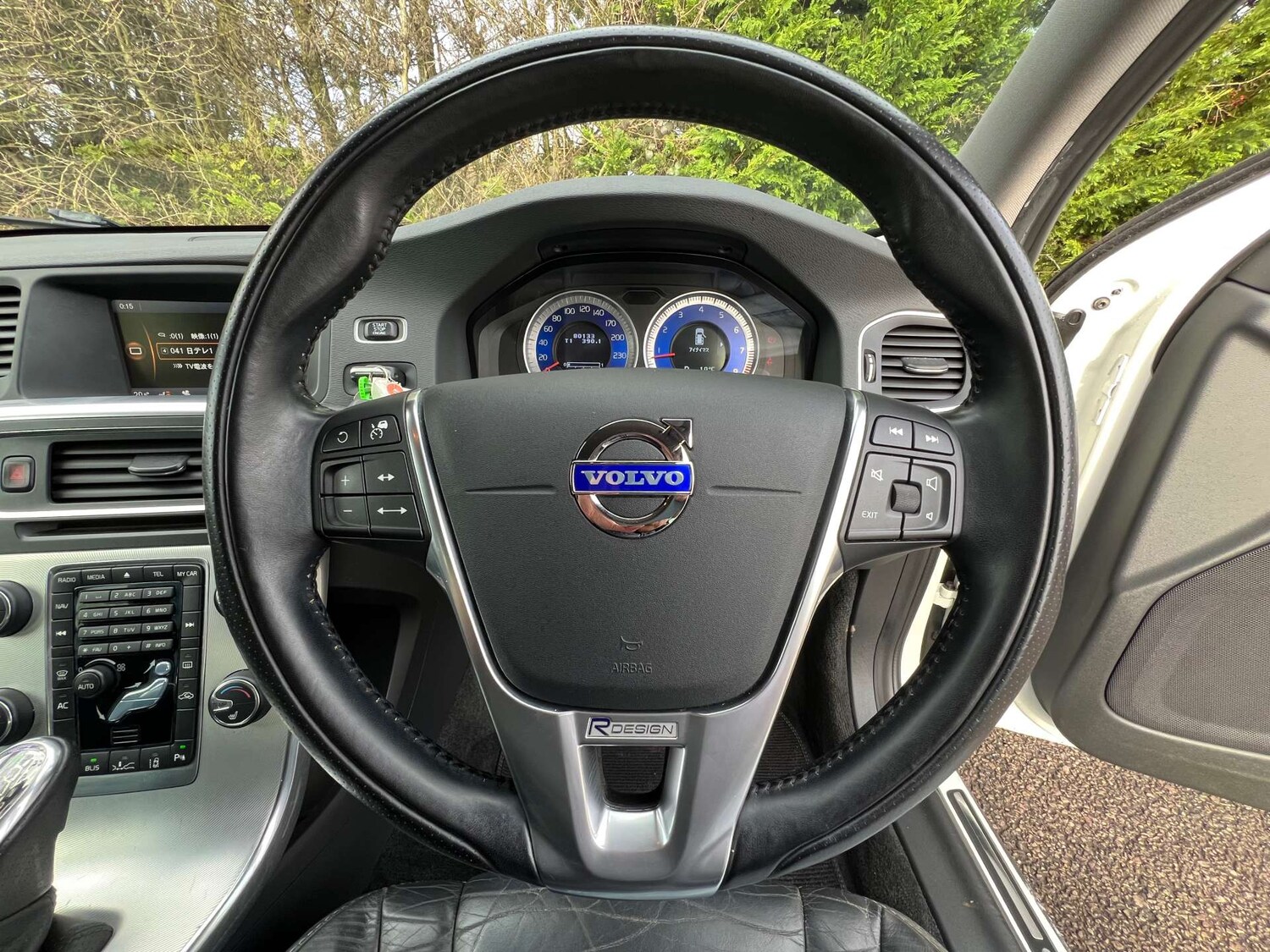 Used Volvo V60 2012 for sale - 77762328: Photo 24