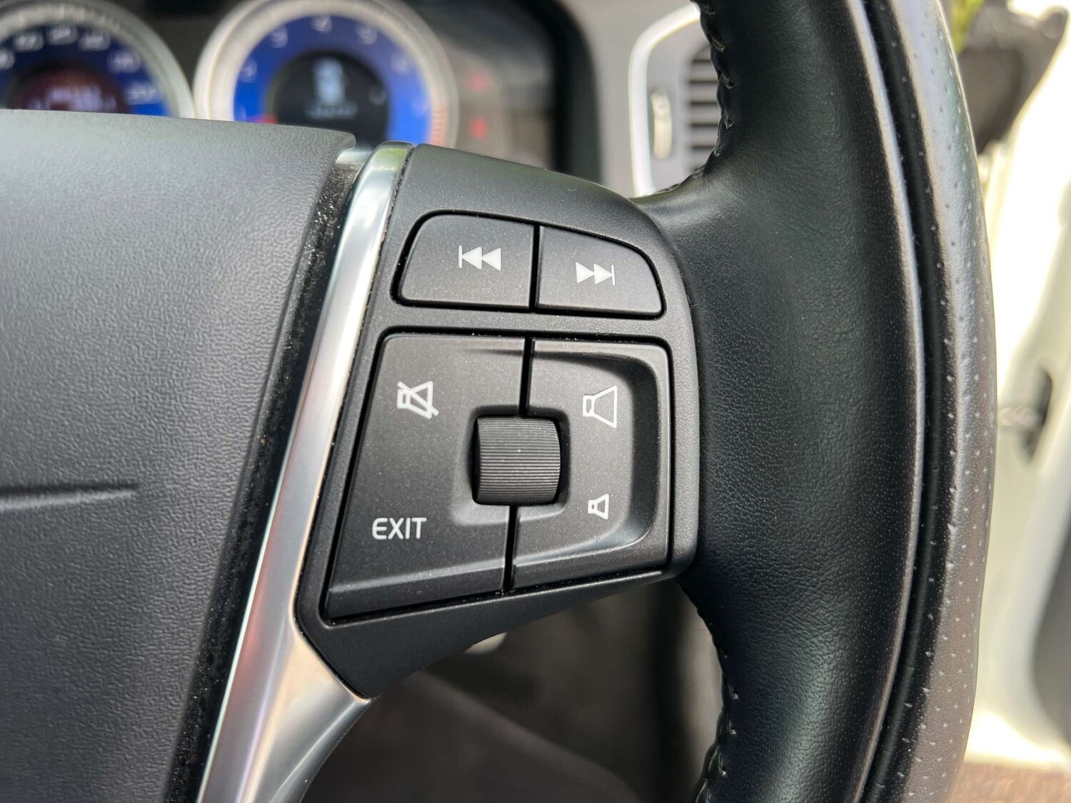 Used Volvo V60 2012 for sale - 77762328: Photo 26