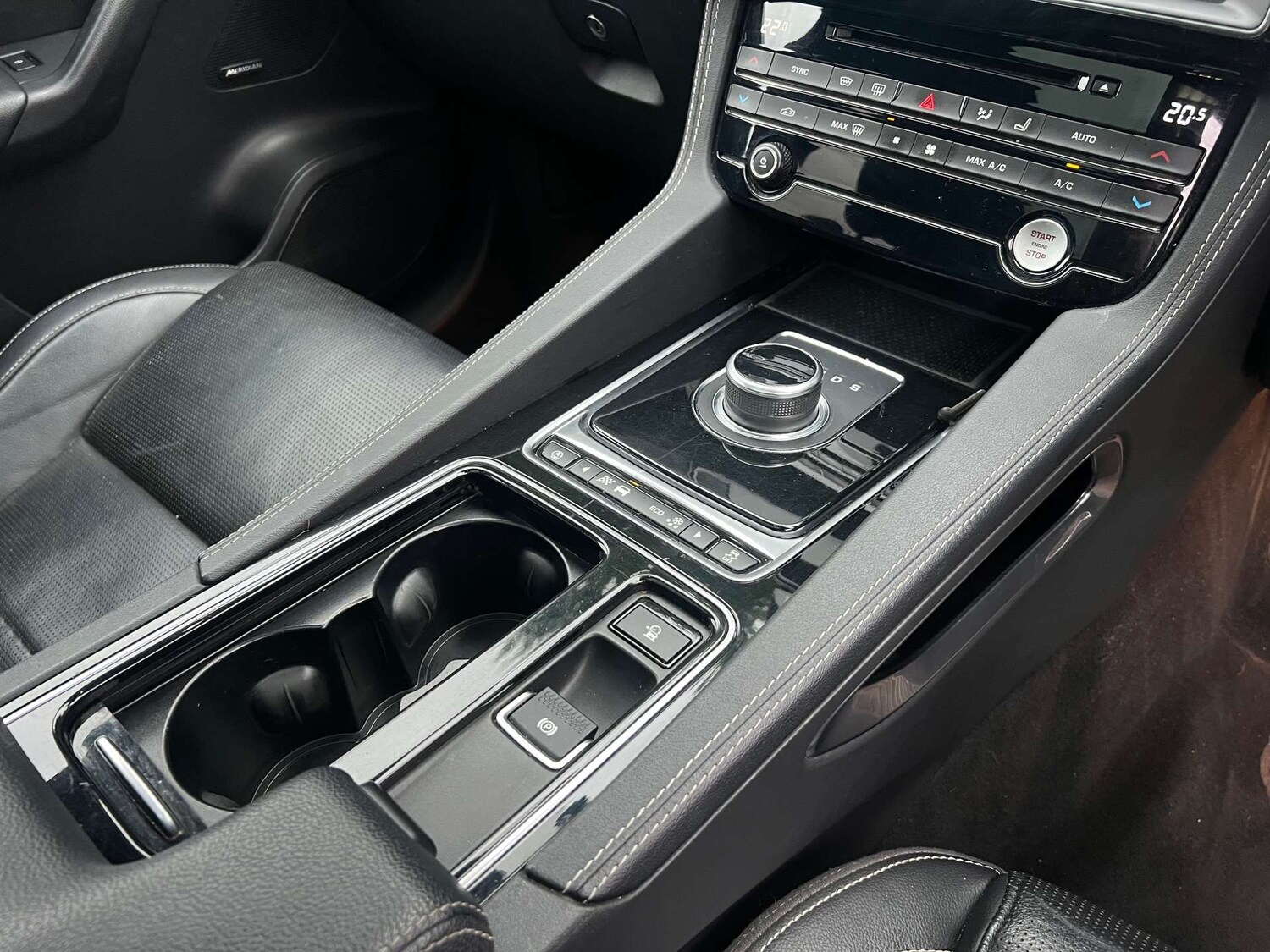 Used Jaguar F-Pace 2020 for sale - 77688305: Photo 36