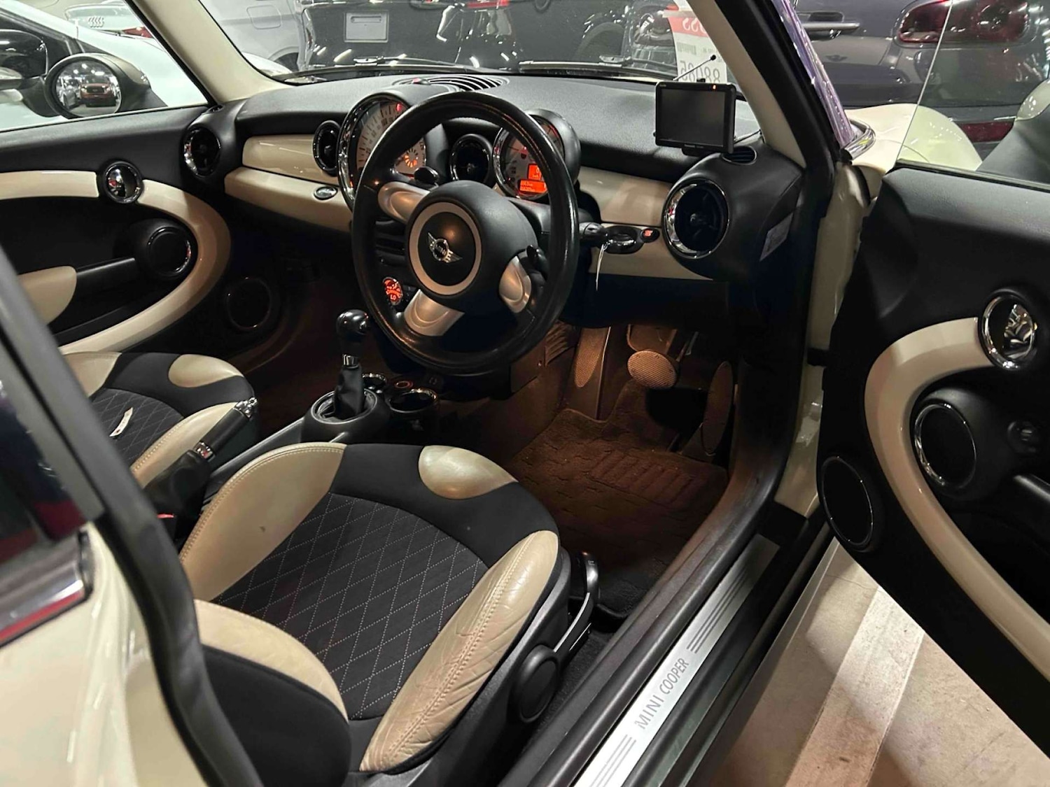 Used MINI Cooper 2014 for sale - 77989924: Photo 13