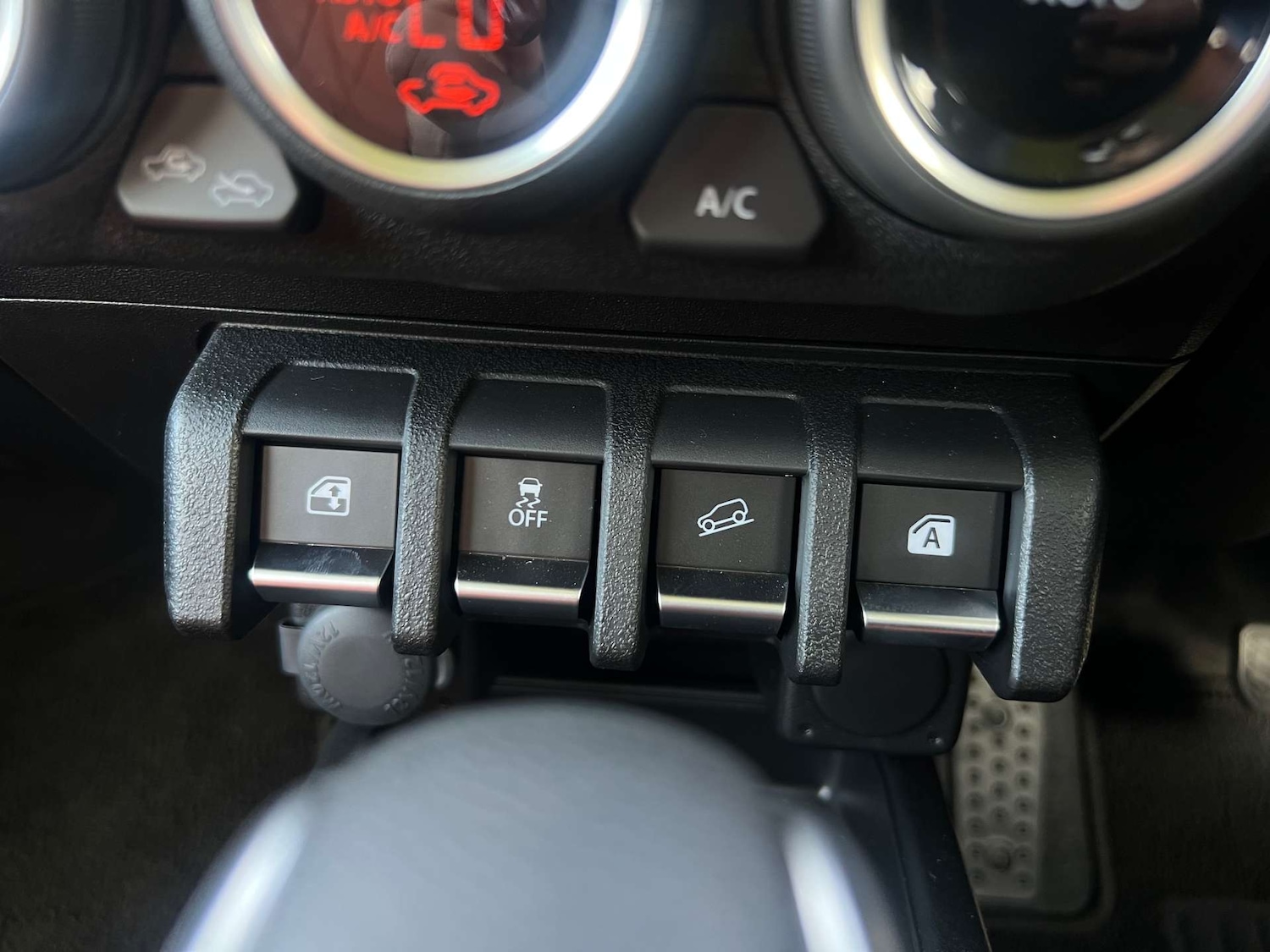 Used Suzuki Jimny 2024 for sale - 76905233: Photo 38