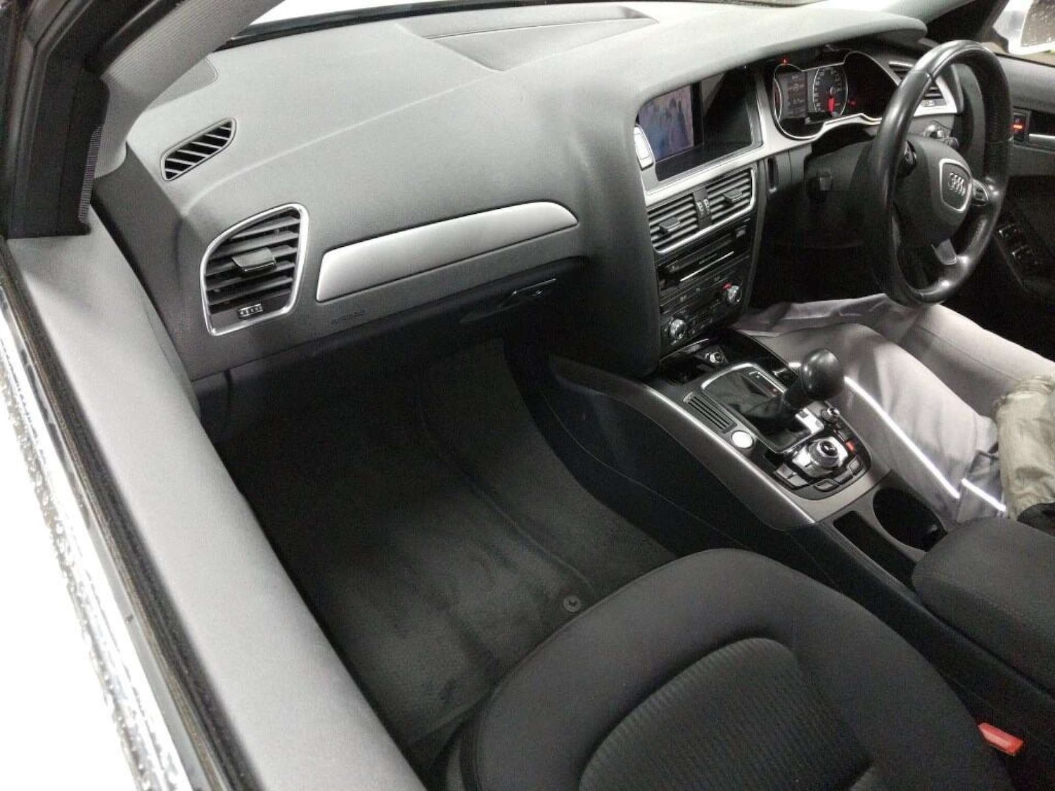 Used Audi A4 Avant 2014 for sale - 77326139: Photo 12