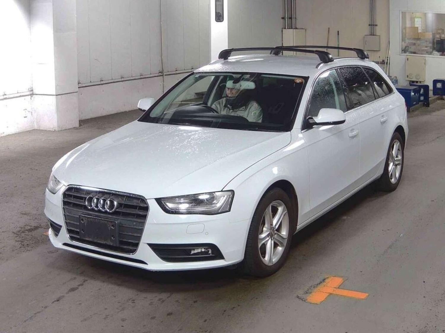 Used Audi A4 Avant 2014 for sale - 77326139: Photo 3