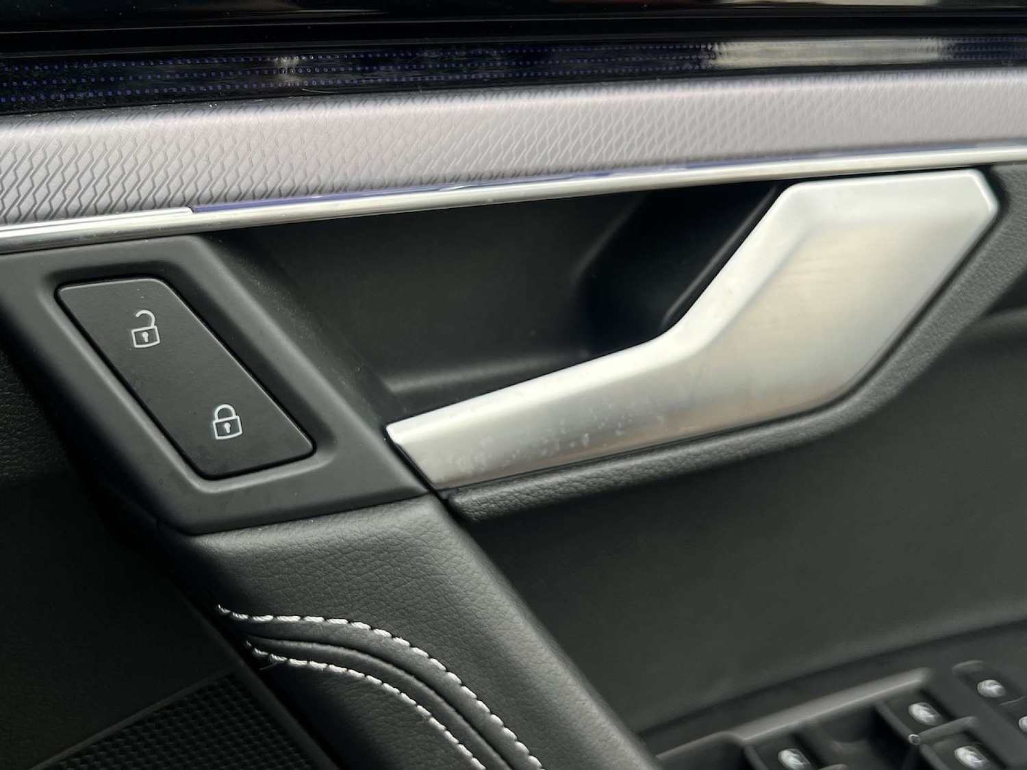 Used Volkswagen Touareg 2022 for sale - 76776898: Photo 18