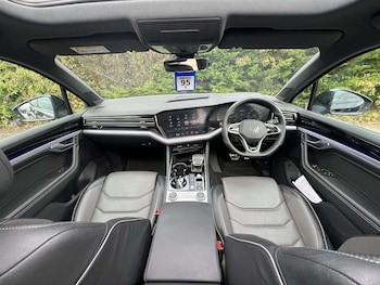 Used Volkswagen Touareg 2022 for sale - 76776898: Photo