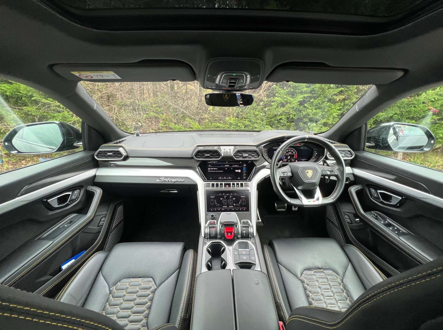 Used Lamborghini Urus 2019 for sale - 76776824: Photo 2