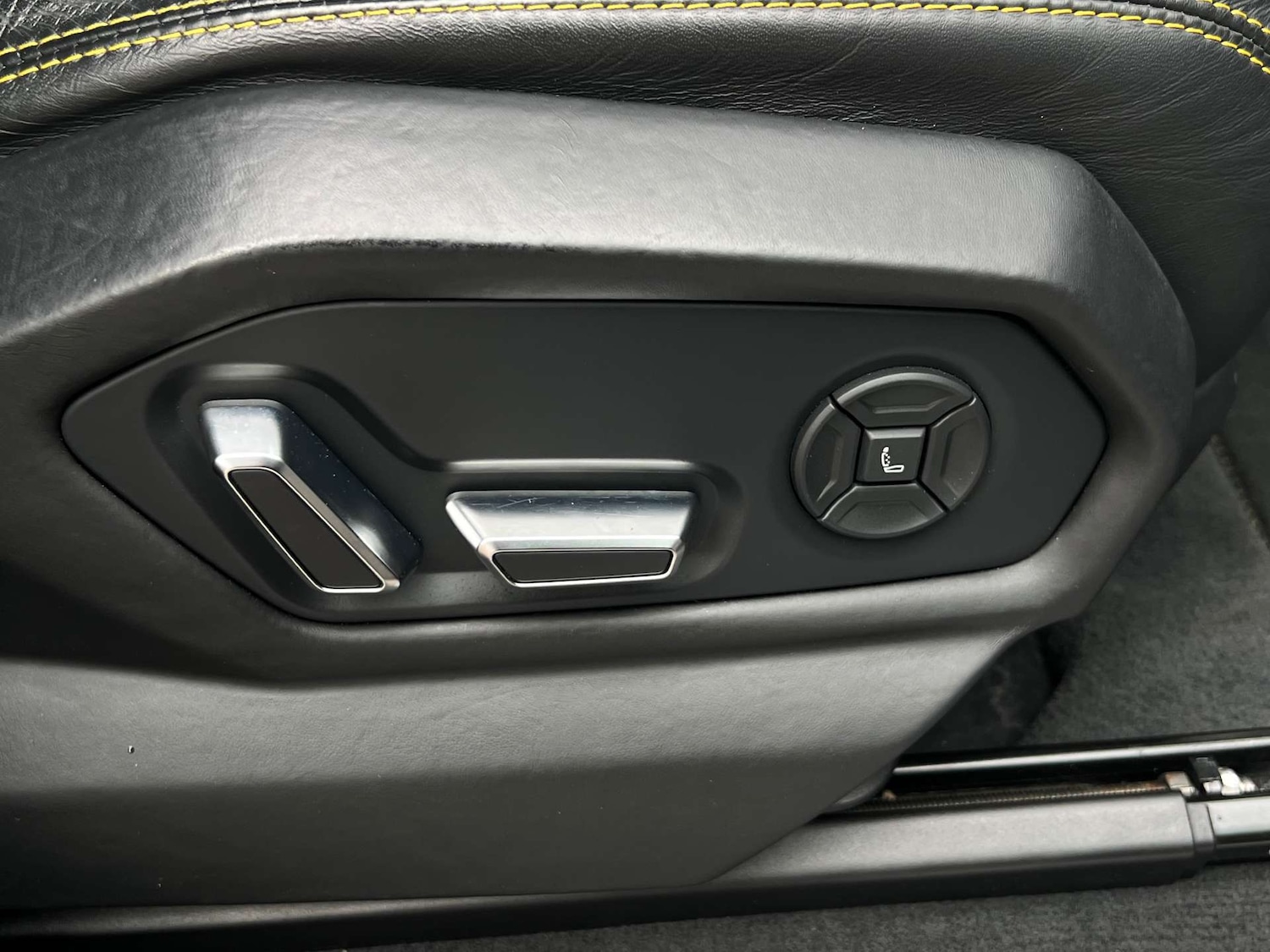 Used Lamborghini Urus 2019 for sale - 76776824: Photo 37