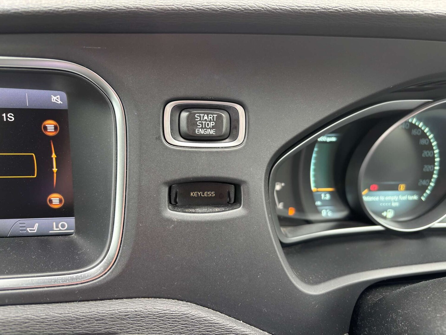 Used Volvo V40 Cross Country 2026 for sale - 78167913: Photo 24