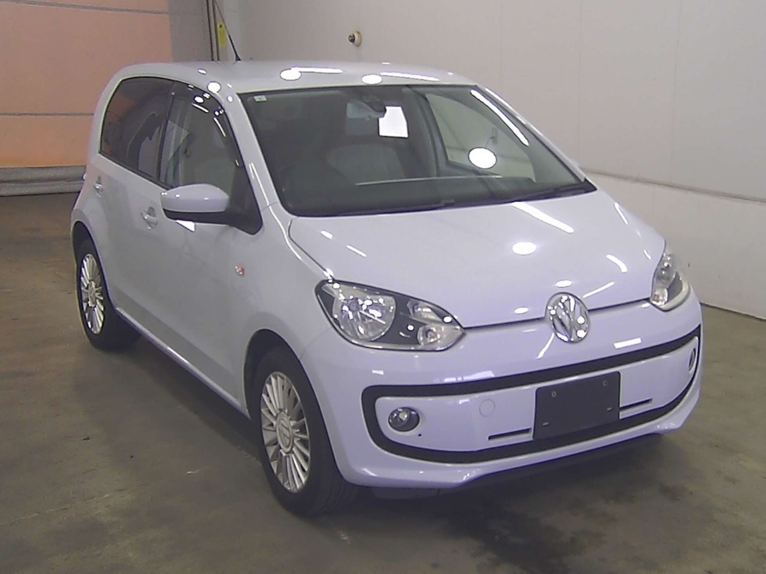 Used Volkswagen up! 2013 for sale - 77339218: Photo 2