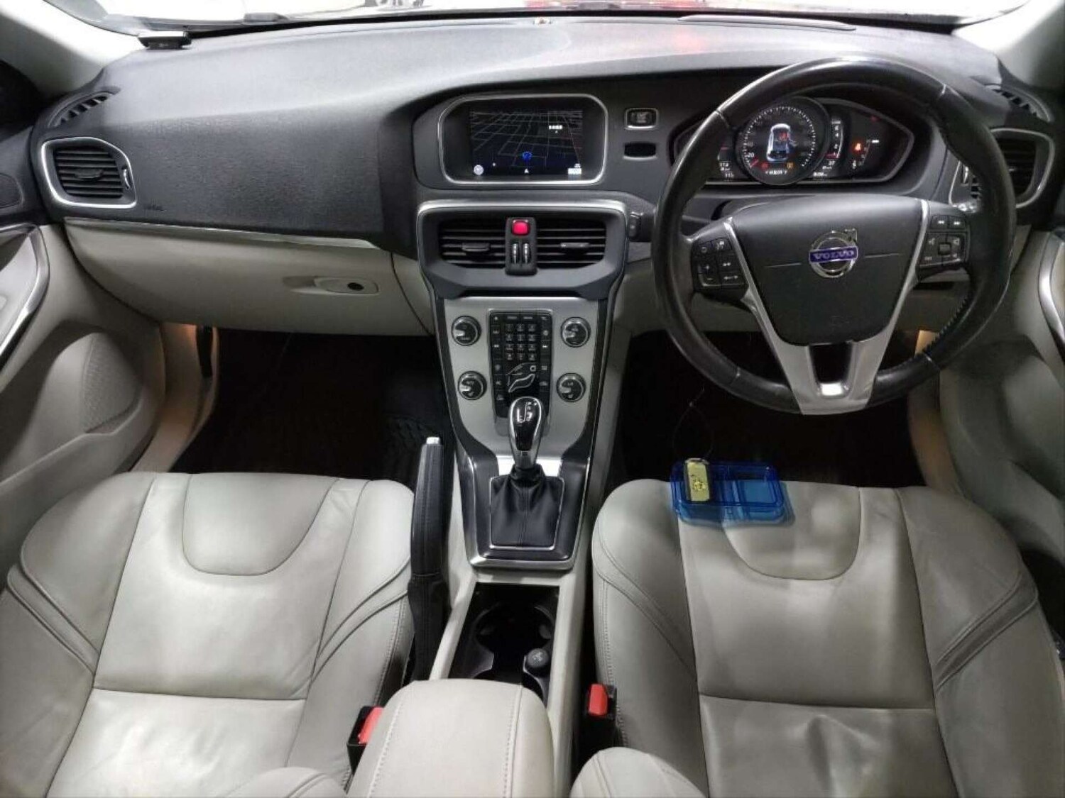 Used Volvo V40 2015 for sale - 78167936: Photo 16