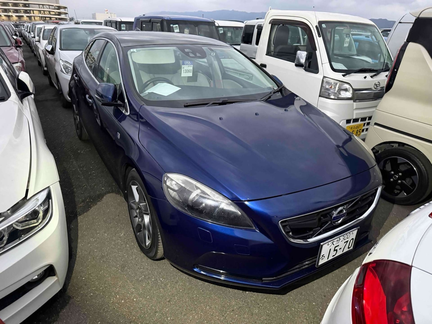 Used Volvo V40 2015 for sale - 78167936: Photo 2