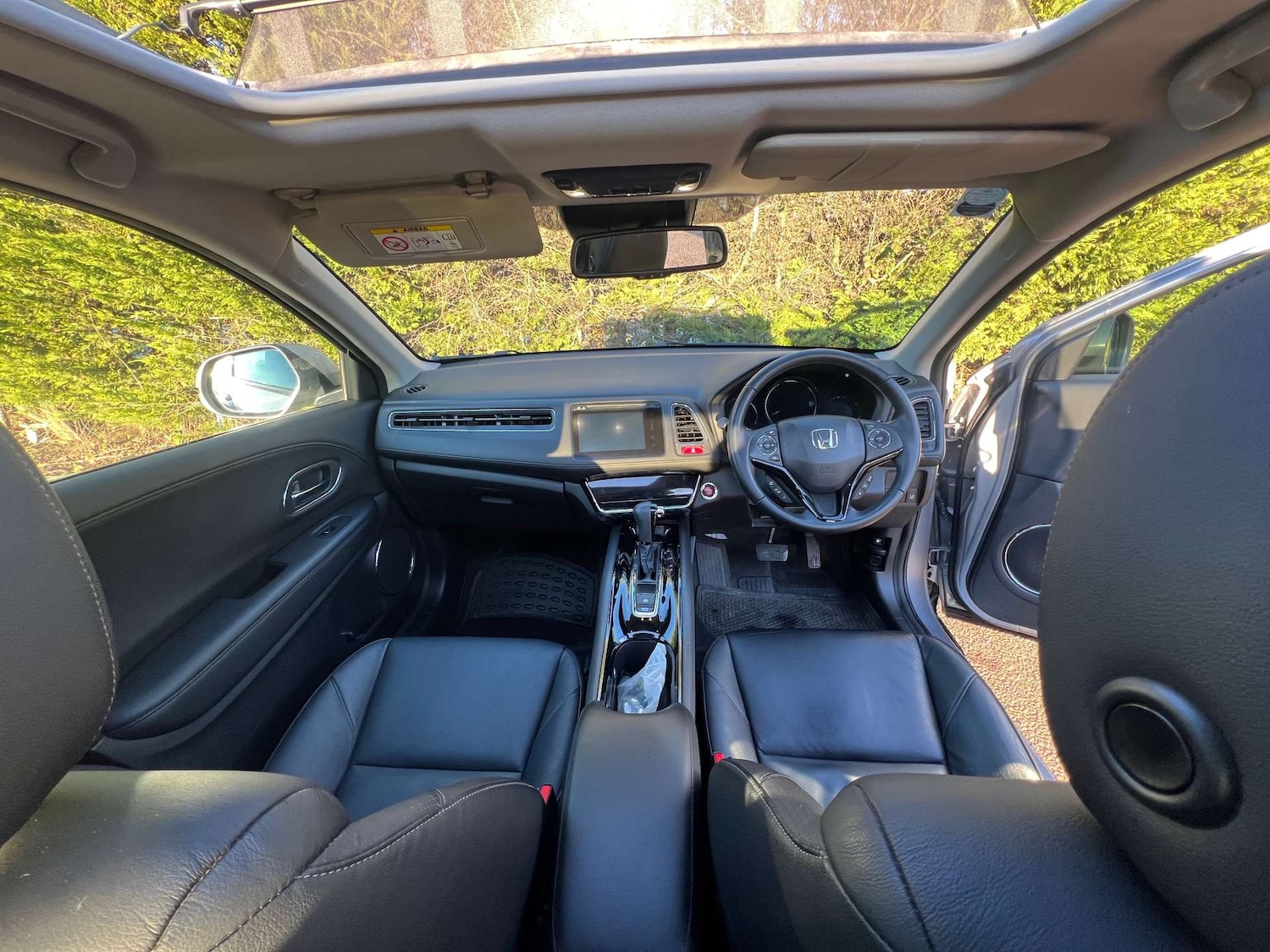 Used Honda HR-V 2017 for sale - 77096048: Photo 2