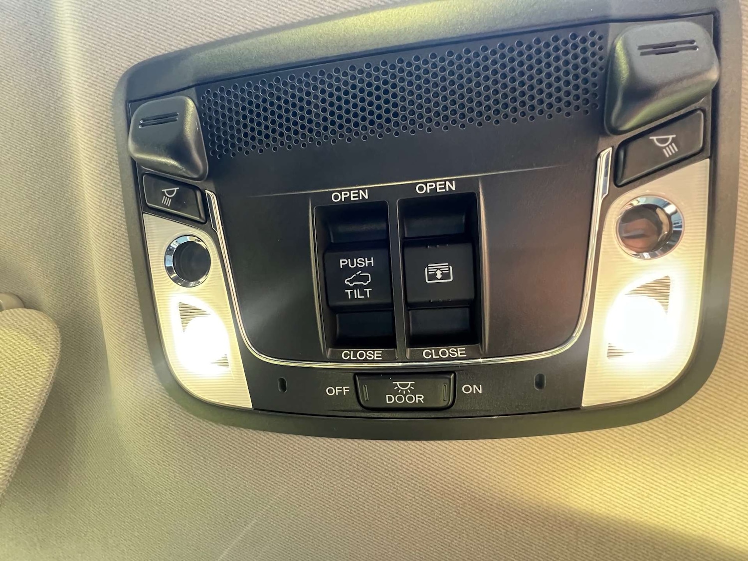 Used Honda HR-V 2017 for sale - 77096048: Photo 40